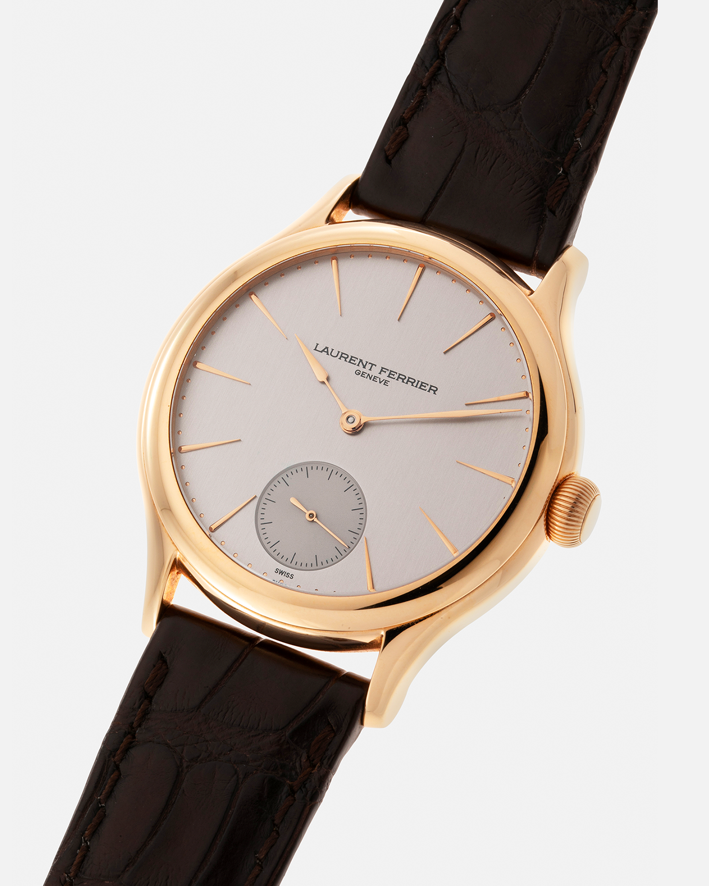 Brand: Laurent Ferrier Year: 2015 Model: Galet Classic Micro-Rotor Material: 18-carat Yellow Gold Movement: Cal. 229.01 Micro-Rotor, Self-Winding Case Diameter: 40mm Strap: Laurent Ferrier Brown Alligator Leather Strap with Signed 18-carat Rose Gold Tang Buckle