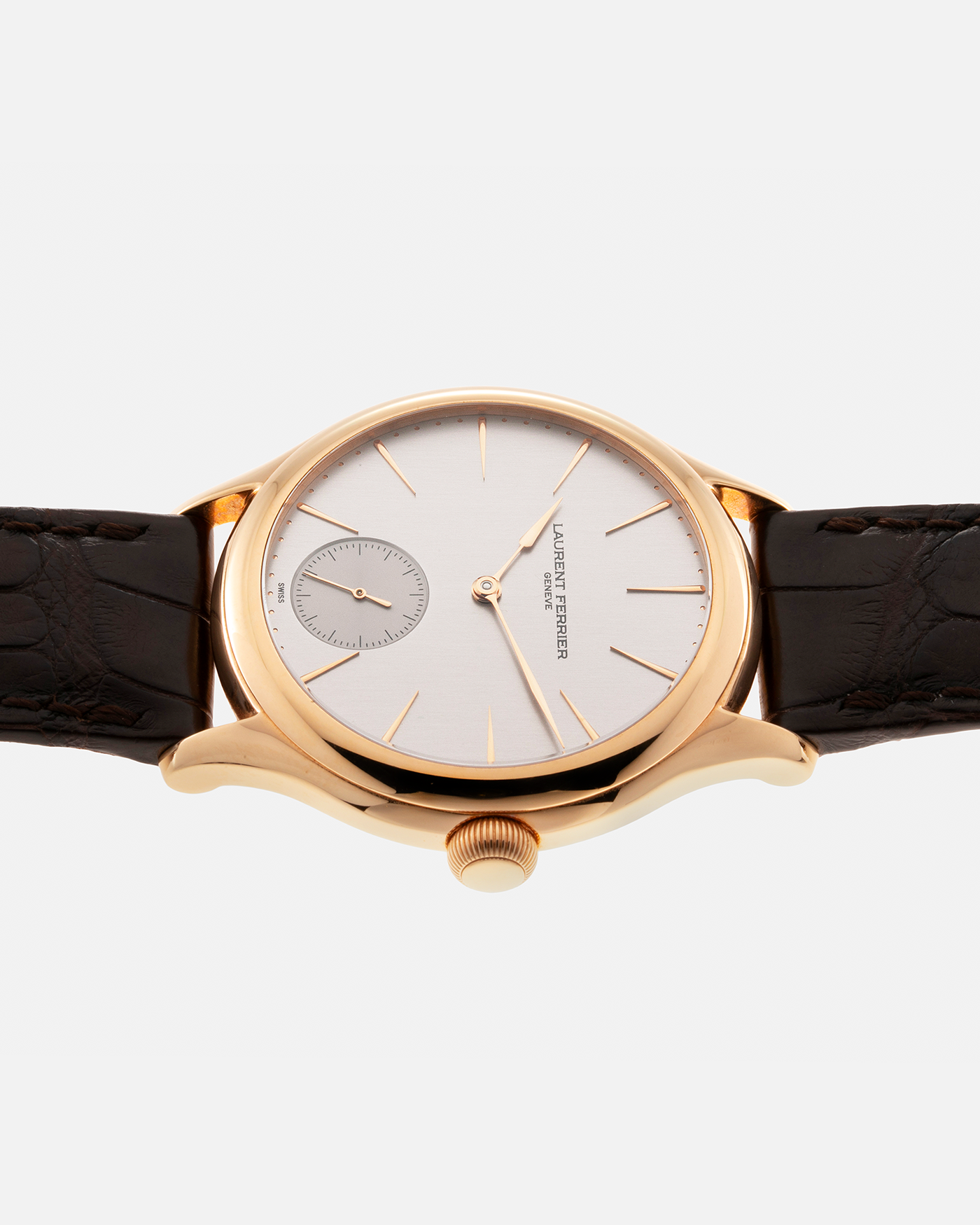 Brand: Laurent Ferrier Year: 2015 Model: Galet Classic Micro-Rotor Material: 18-carat Yellow Gold Movement: Cal. 229.01 Micro-Rotor, Self-Winding Case Diameter: 40mm Strap: Laurent Ferrier Brown Alligator Leather Strap with Signed 18-carat Rose Gold Tang Buckle