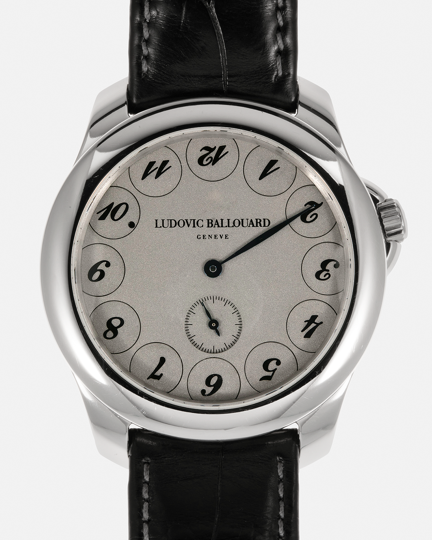 Brand: Ludovic Ballouard Year: 2010’s Model: Upside Down Material: Platinum 950 Movement: Ludovic Ballouard Cal. B01, Manual-Winding Case Dimensions: 41mm x 10.5mm Lug Width: 20mm Strap: Ludovic Ballouard Black Alligator Leather Strap with Signed Platinum 950 Tang Buckle