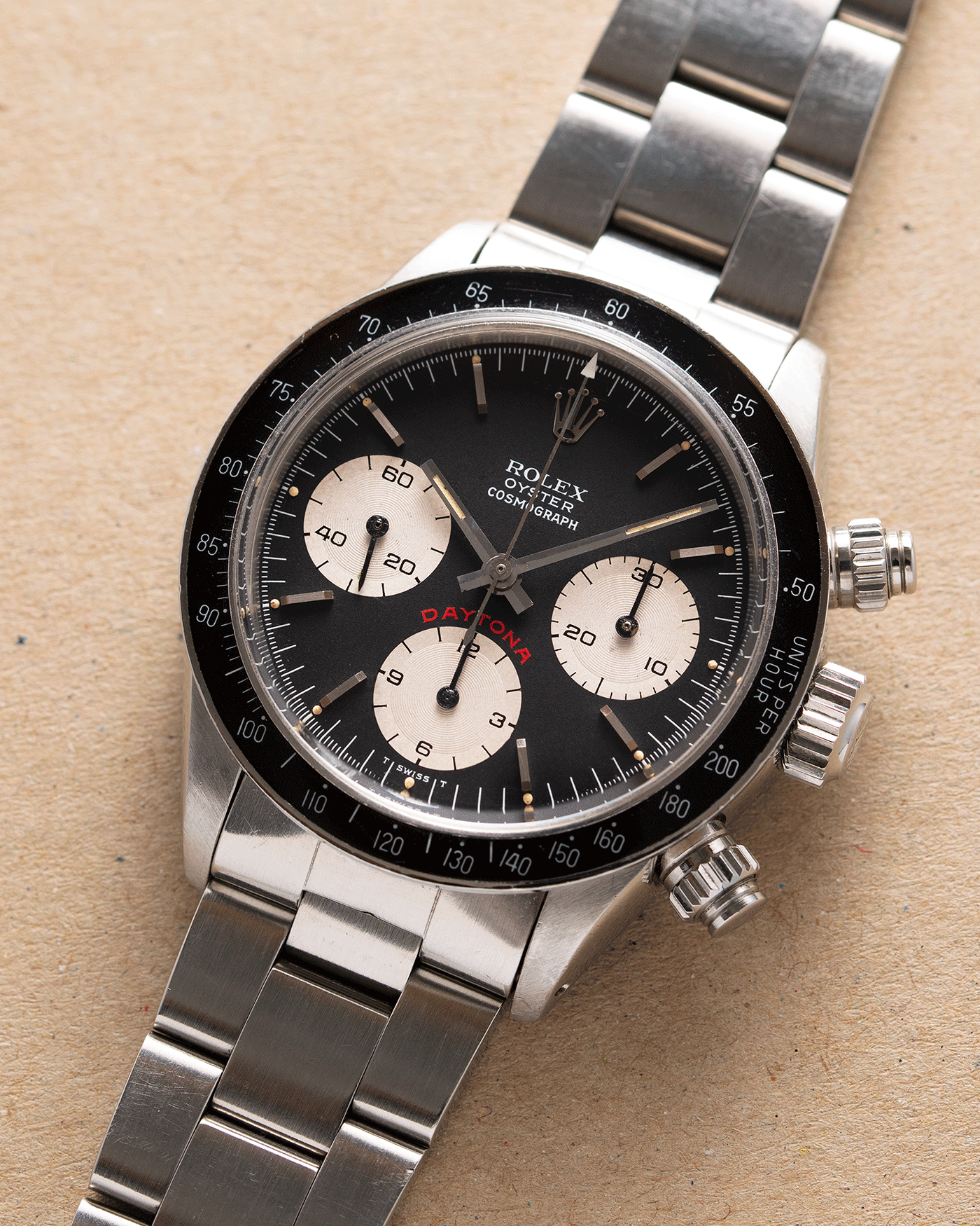 Brand: Rolex Year: 1985 Model: Cosmograph Daytona Reference Number: 6263 Serial Number: 8,7XXX,XXX Material: Stainless Steel Movement: Valjoux 727 Case Diameter: 36mm Strap: Rolex 78350 Oyster Bracelet with 571 Endlinks