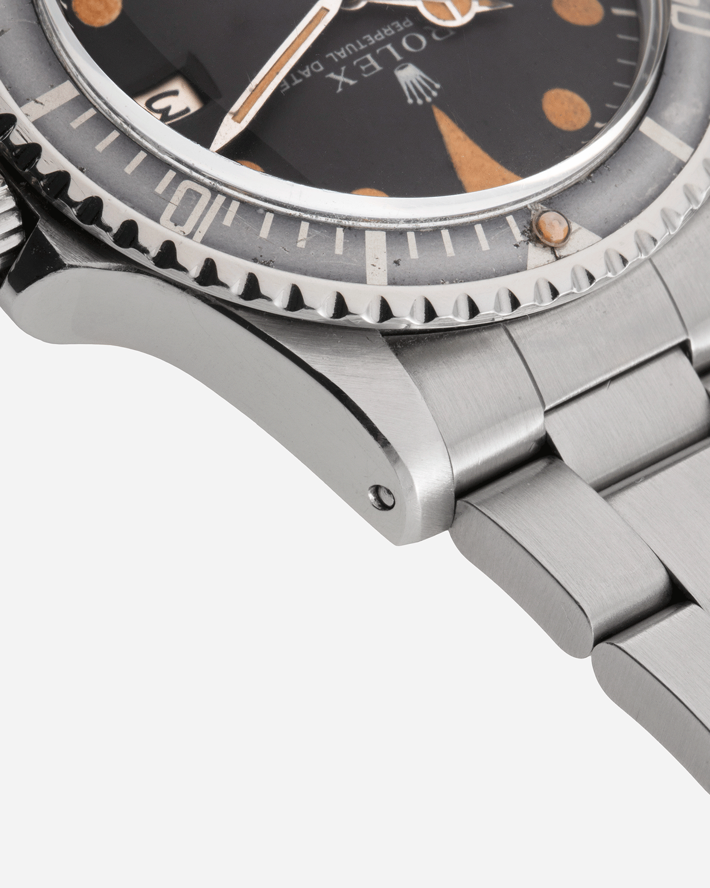 Brand: Rolex Model: Submariner Reference Number: 1680 ‘Red’ Material: Stainless Steel Movement: Cal. 1570 Case Diameter: 40mm Lug Width: 20mm Bracelet/Strap: Rolex 93150 Oyster bracelet with 580 endlinks.