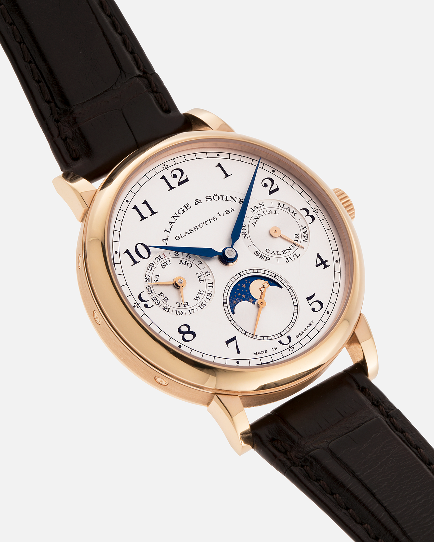 Brand: A. Lange & Söhne
Year: 2018
Model: 1815 Annual Calendar
Material: 18k Rose Gold
Movement: Manual Winding L051.3
Case Diameter: 40mm
Bracelet/Strap: A. Lange & Söhne Dark Brown Alligator Strap with signed 18k Rose Gold Tang Buckle