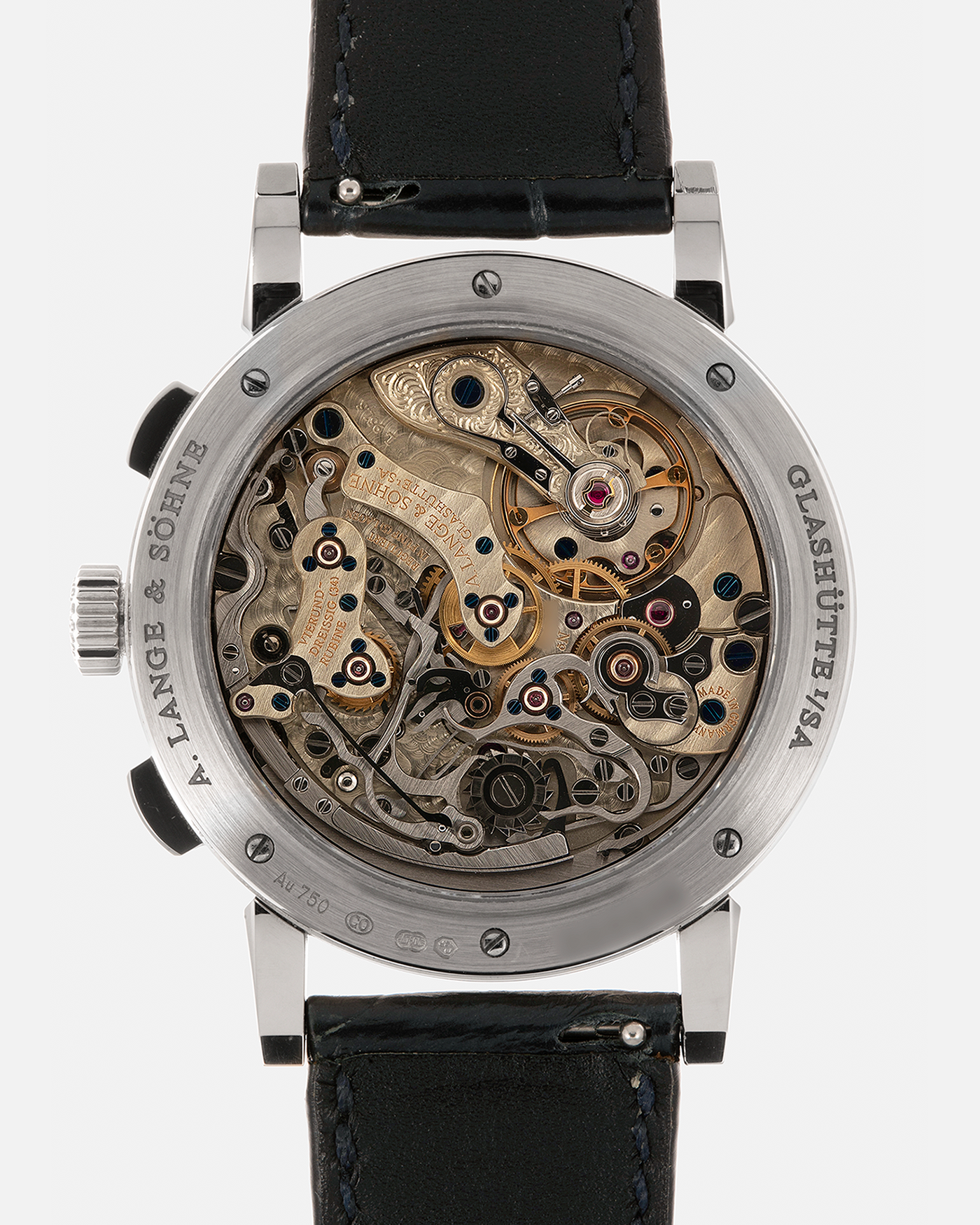 Brand: A. Lange & Söhne
Year: 2017
Model: 1815 Chronograph Boutique Edition
Reference Number: 414.026
Material: 18-carat White Gold
Movement: A. Lange & Söhne Cal. L951.5, Manual-Winding
Case Dimensions: 39.5mm x 11mm (Lug-to-Lug 48mm)
Lug Width: 20mm
Strap: A. Lange & Söhne Black Alligator Strap with signed 18-carat White Gold Tang Buckle