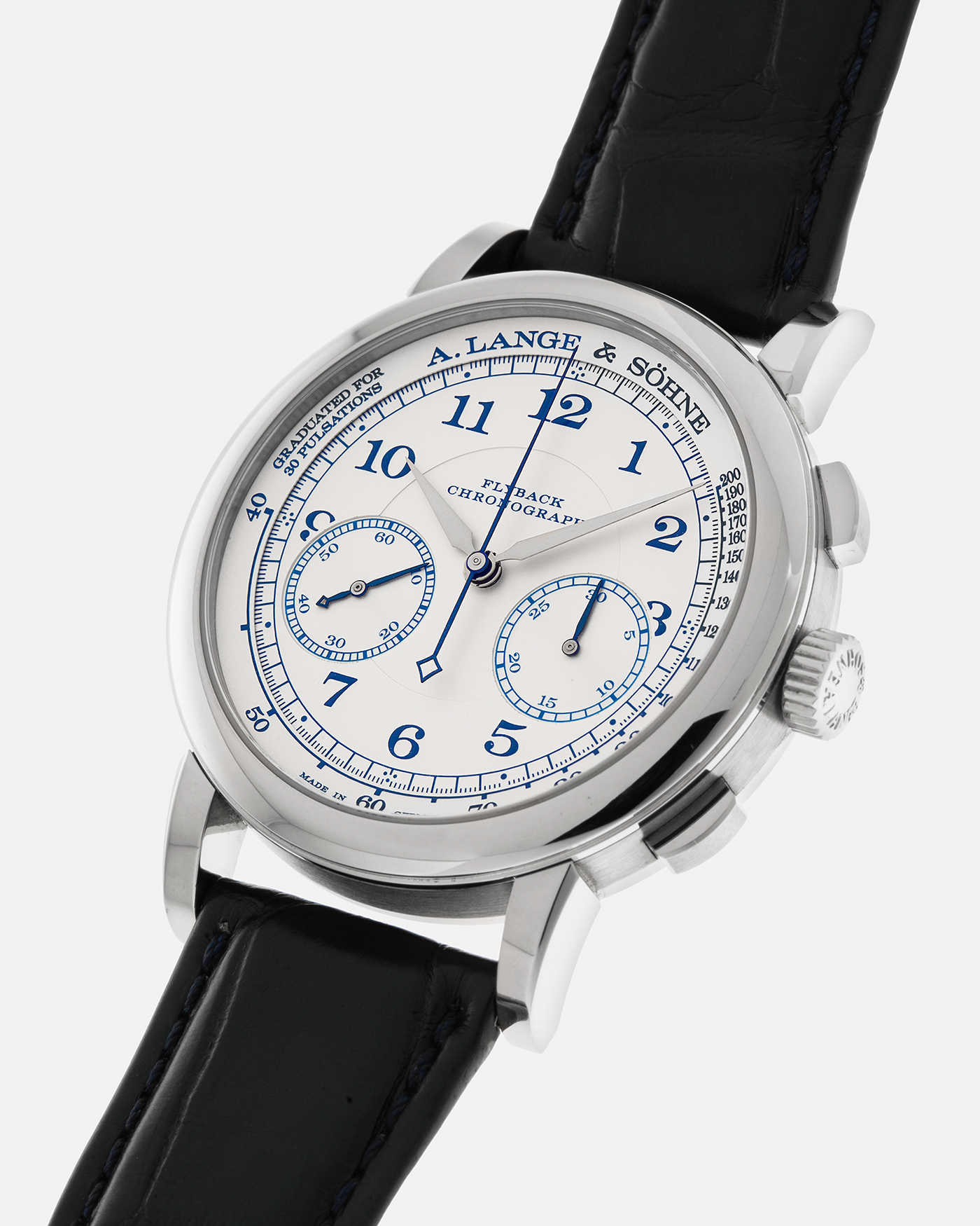 Brand: A. Lange & Söhne
Year: 2017
Model: 1815 Chronograph Boutique Edition
Reference Number: 414.026
Material: 18-carat White Gold
Movement: A. Lange & Söhne Cal. L951.5, Manual-Winding
Case Dimensions: 39.5mm x 11mm (Lug-to-Lug 48mm)
Lug Width: 20mm
Strap: A. Lange & Söhne Black Alligator Strap with signed 18-carat White Gold Tang Buckle