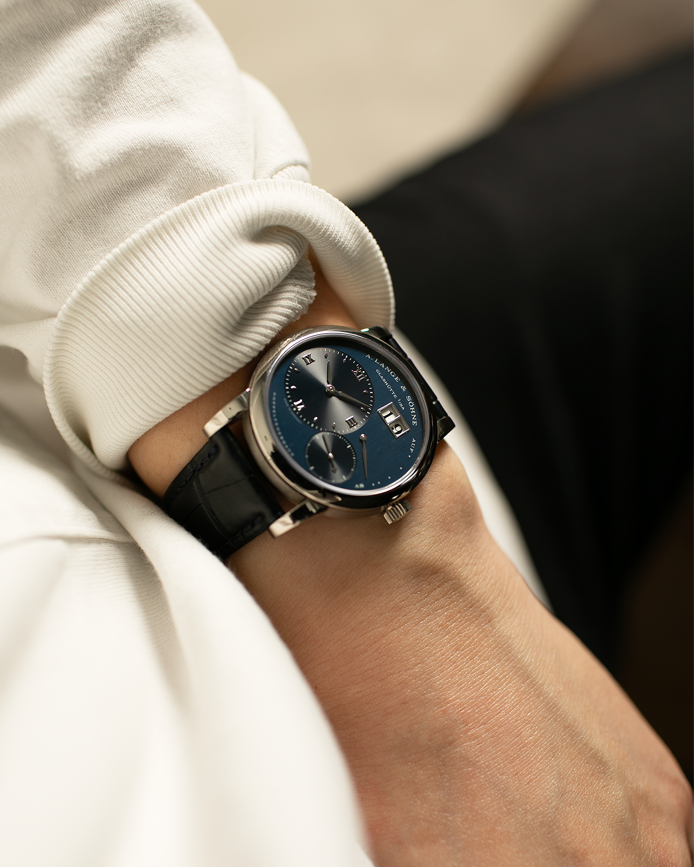Brand: A. Lange & Söhne Year: 2000’s Model: Lange 1 Reference Number: 101.027 Material: 18-carat White Gold Movement: A. Lange & Söhne Cal. L901.5, Manual Winding Case Diameter: 38.5mm Strap: A. Lange & Söhne Black Alligator Leather Strap with Signed 18-carat White Gold Tang Buckle