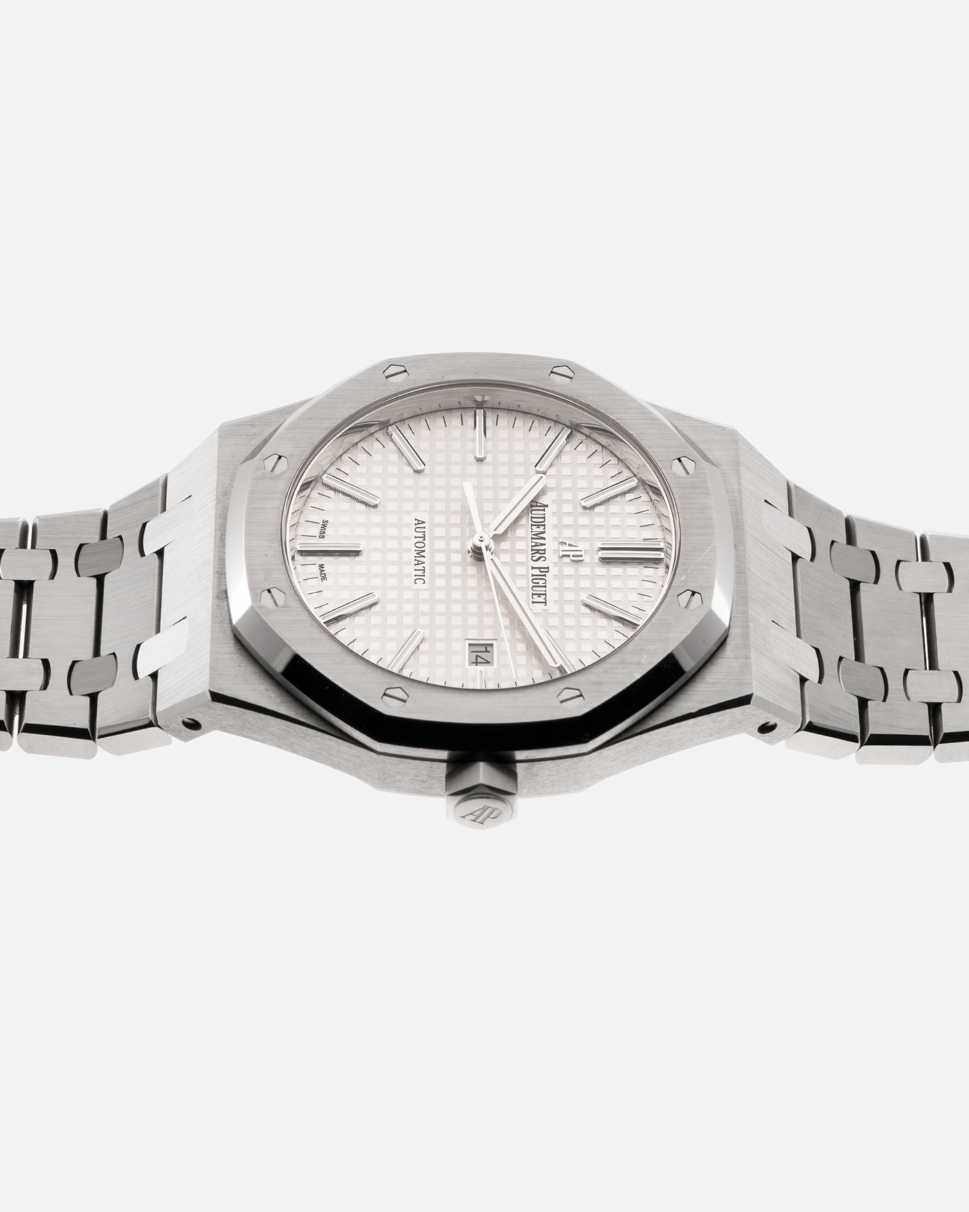 15400 white dial clearance