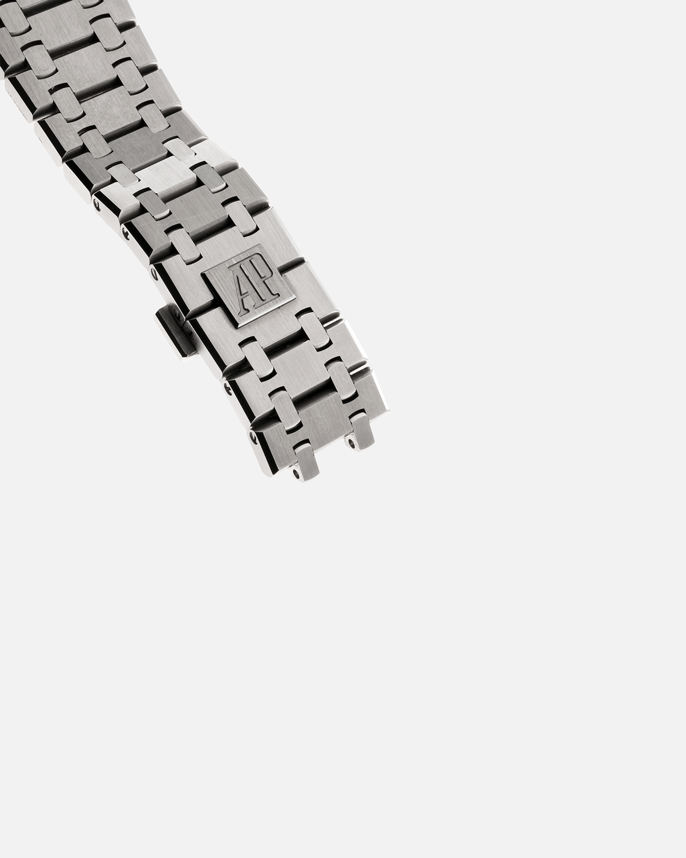 Brand: Audemars Piguet Year: 2017 Model: Royal Oak Reference Number: 15400ST Material: Stainless Steel Movement: Cal. 3120, Self-Winding Case Diameter: 41mm Bracelet: Audemars Piguet Stainless Steel Integrated Bracelet