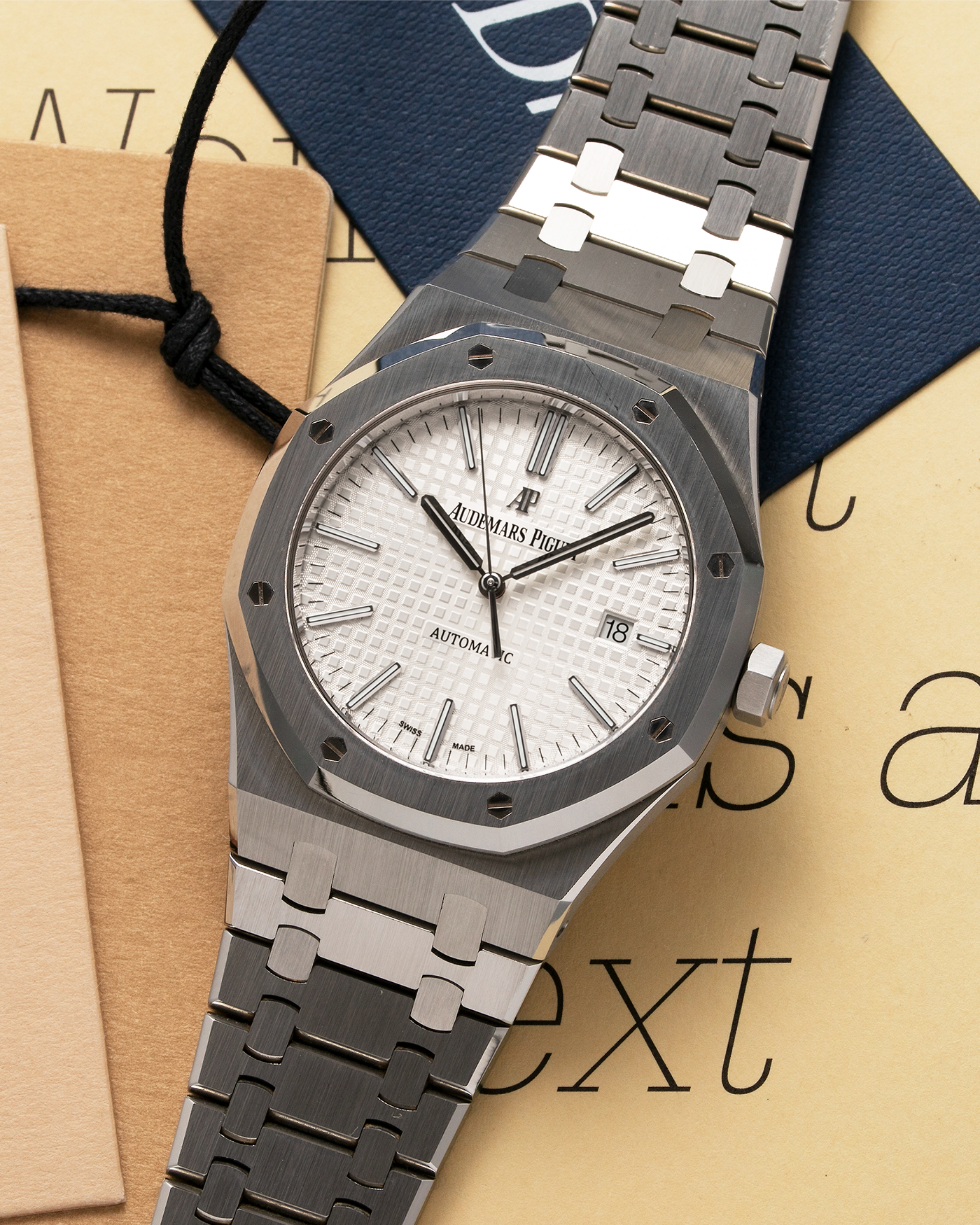 15400 white dial 2025