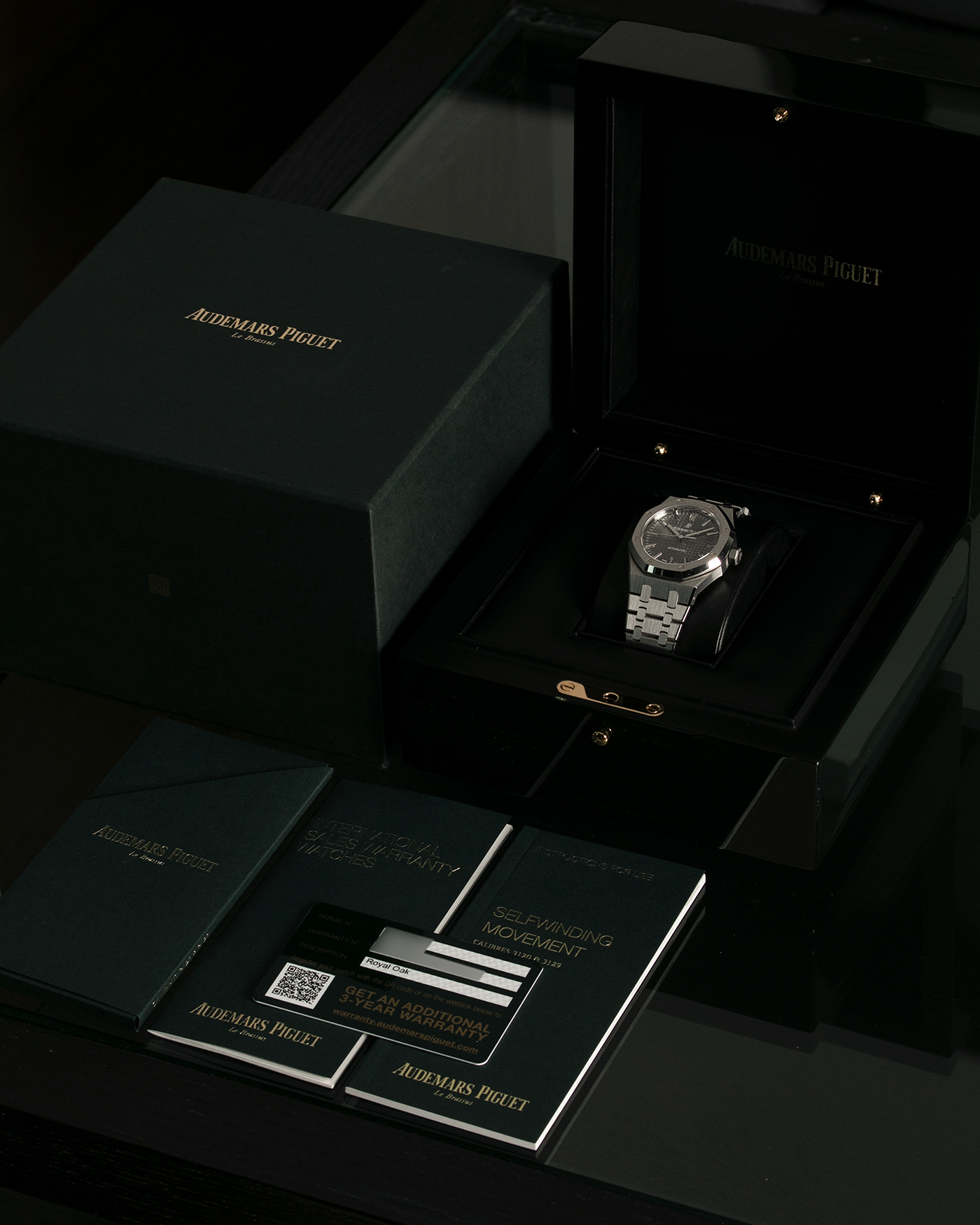 Brand: Audemars Piguet Year: 2020 Model: Royal Oak Reference Number: 15450ST Material: Stainless Steel Movement: Cal. 3120, Self-Winding Case Diameter: 37mm Bracelet: Audemars Piguet Stainless Steel Integrated Bracelet with Signed Clasp