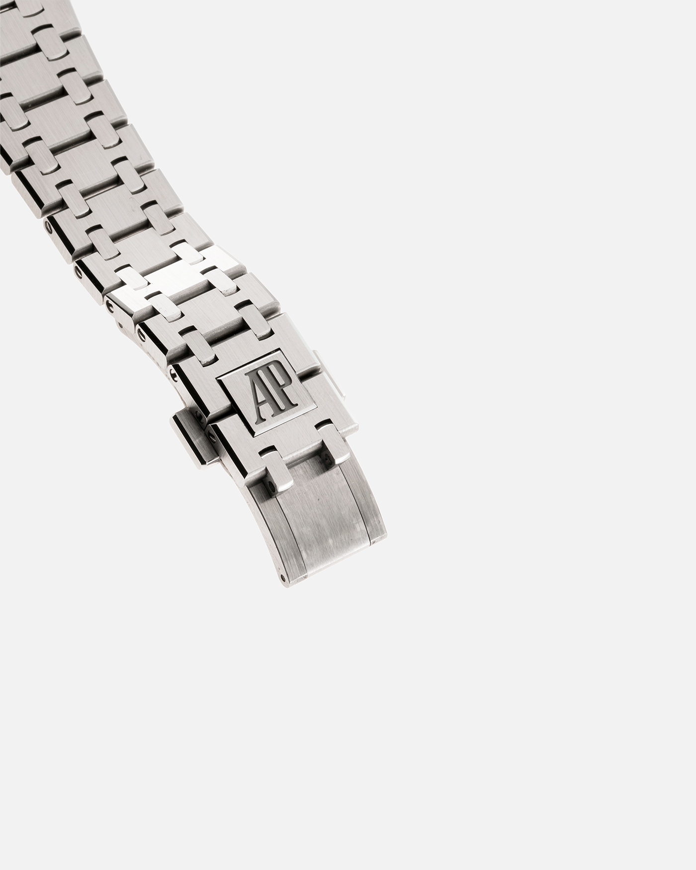 Brand: Audemars Piguet Year: 2020 Model: Royal Oak Reference Number: 15450ST Material: Stainless Steel Movement: Cal. 3120, Self-Winding Case Diameter: 37mm Bracelet: Audemars Piguet Stainless Steel Integrated Bracelet with Signed Clasp