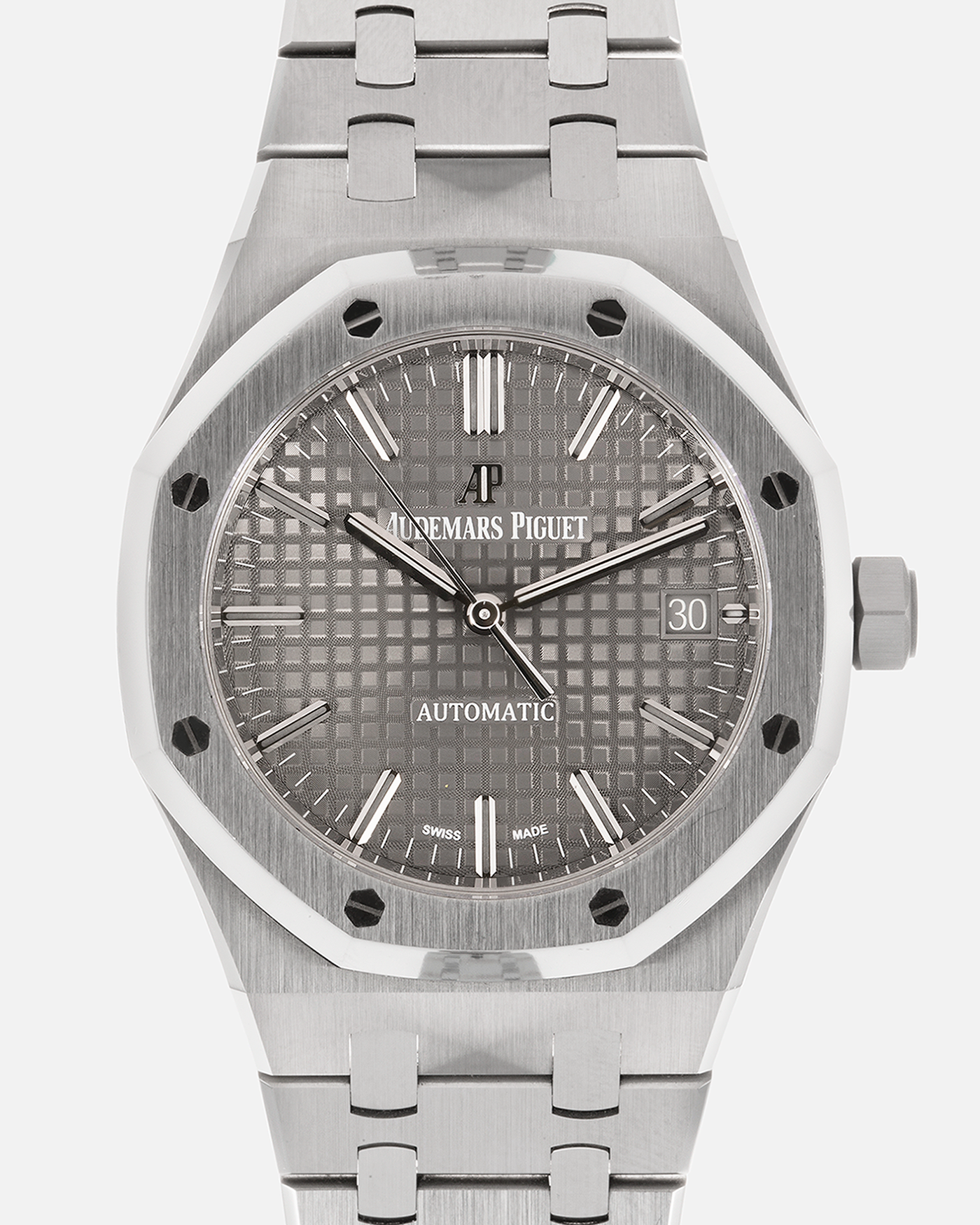 Brand: Audemars Piguet Year: 2020 Model: Royal Oak Reference Number: 15450ST Material: Stainless Steel Movement: Cal. 3120, Self-Winding Case Diameter: 37mm Bracelet: Audemars Piguet Stainless Steel Integrated Bracelet with Signed Clasp