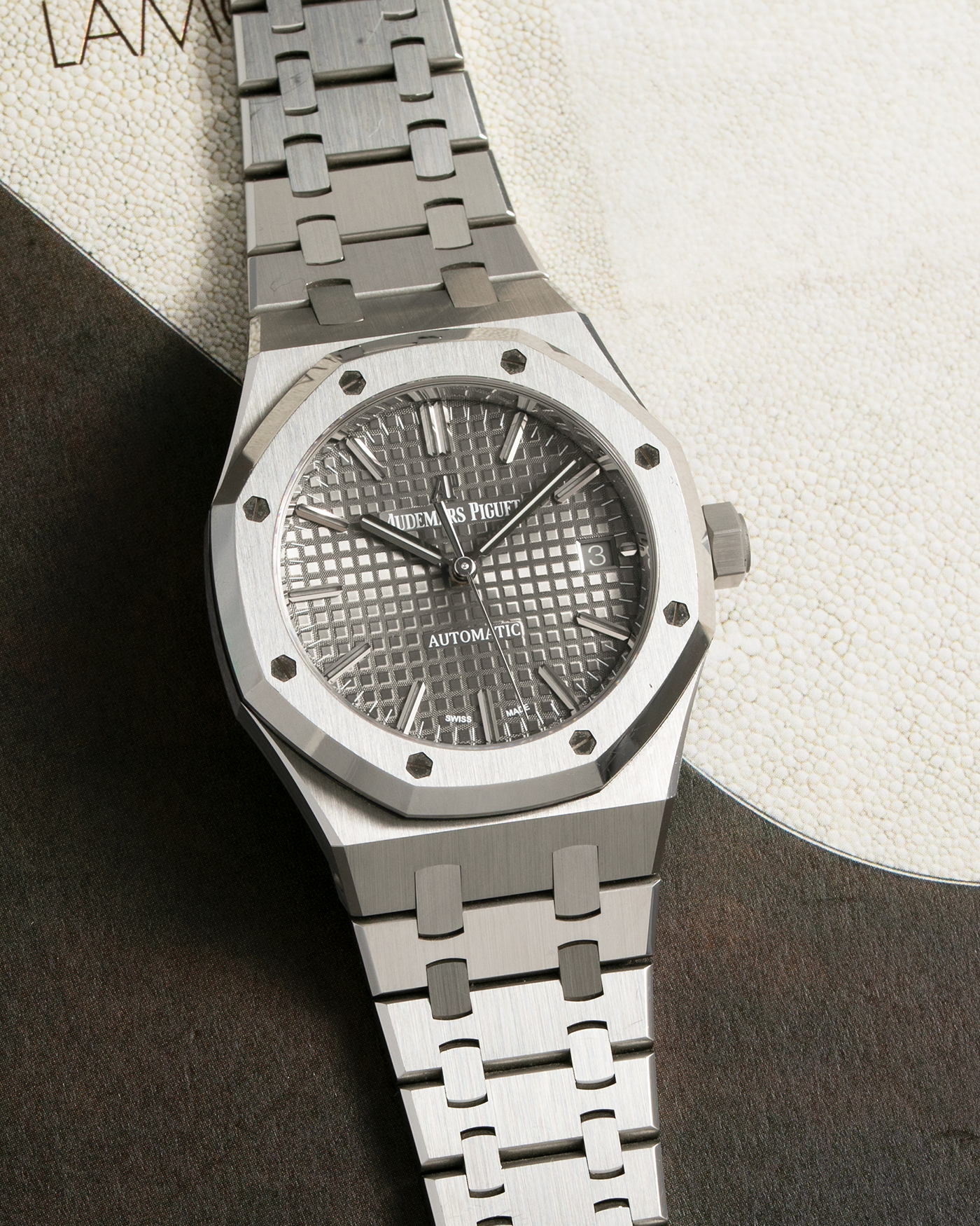 Brand: Audemars Piguet Year: 2020 Model: Royal Oak Reference Number: 15450ST Material: Stainless Steel Movement: Cal. 3120, Self-Winding Case Diameter: 37mm Bracelet: Audemars Piguet Stainless Steel Integrated Bracelet with Signed Clasp