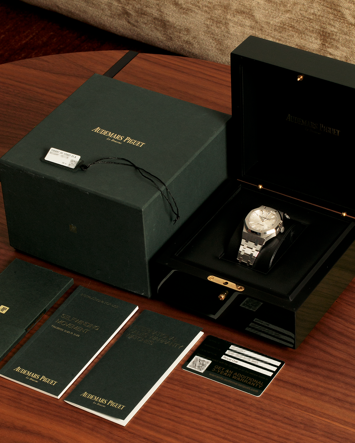 Brand: Audemars Piguet
Year: 2020
Model: Royal Oak
Reference Number: 15450
Material: Stainless Steel
Movement: Cal 3120
Case Diameter: 37mm Diameter 9.8m Thickness
Bracelet: Audemars Piguet Stainless Steel Bracelet