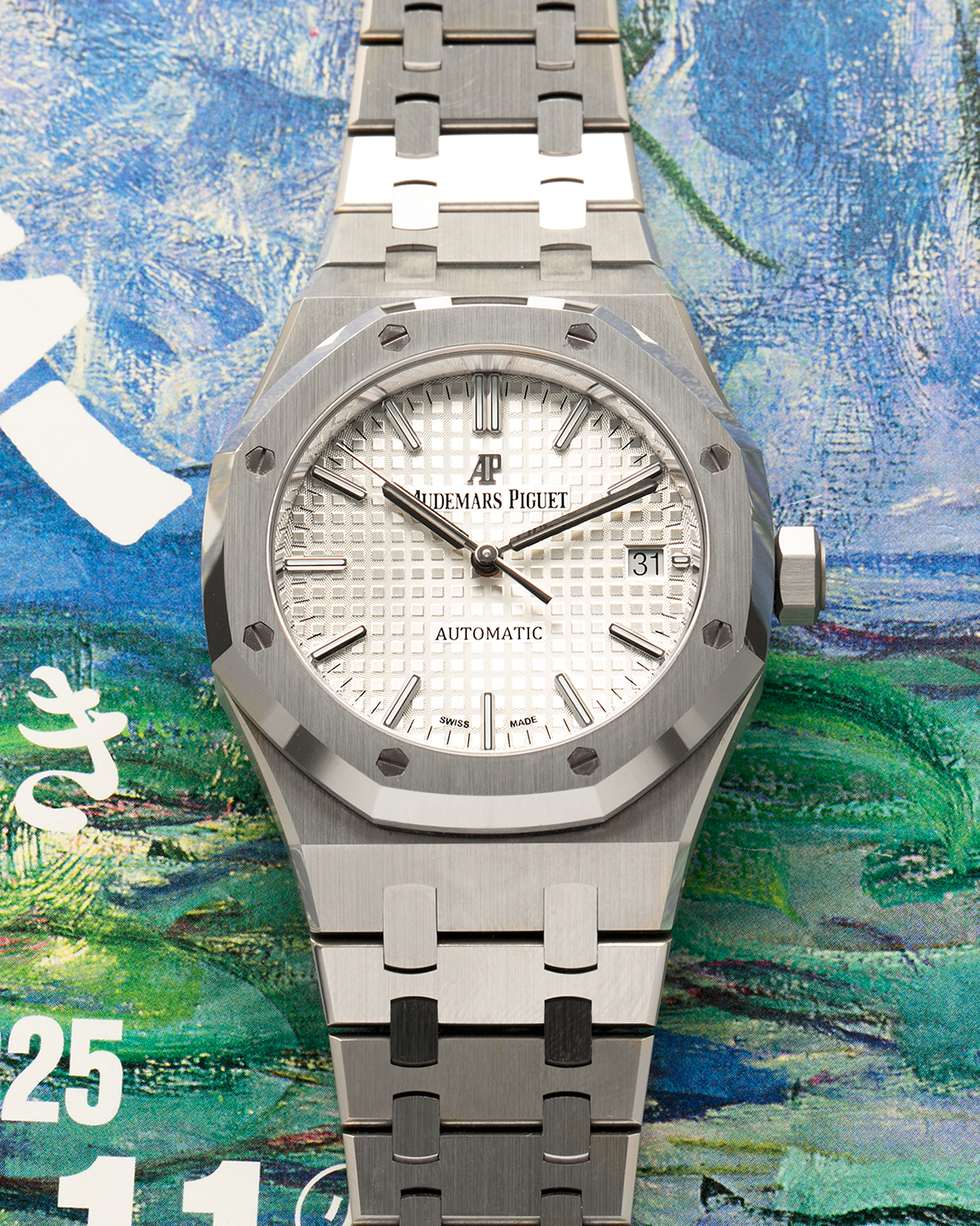 Brand: Audemars Piguet
Year: 2020
Model: Royal Oak
Reference Number: 15450
Material: Stainless Steel
Movement: Cal 3120
Case Diameter: 37mm Diameter 9.8m Thickness
Bracelet: Audemars Piguet Stainless Steel Bracelet