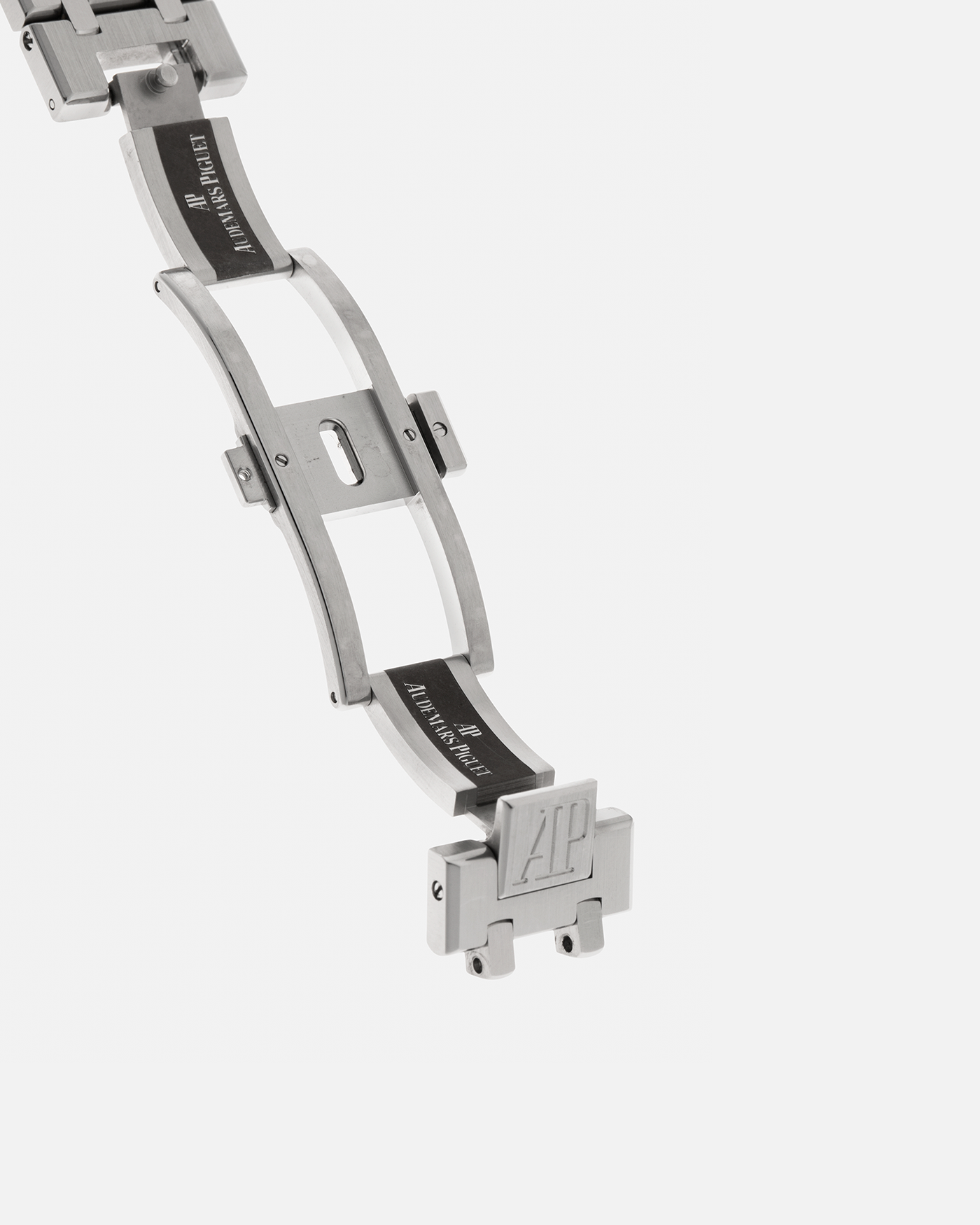 Brand: Audemars Piguet
Year: 2012
Model: Royal Oak Day Date
Reference: 26330ST.OO.1220ST.01.A
Material: Stainless Steel
Movement: Audemars Piguet Cal 2324/2810 (Derived from JLC Cal. 889), Self-Winding
Case Dimensions: 39mm x 10.5 (Lug-to-Lug 49mm)
Bracelet: Audemars Piguet Stainless Steel Integrated Bracelet