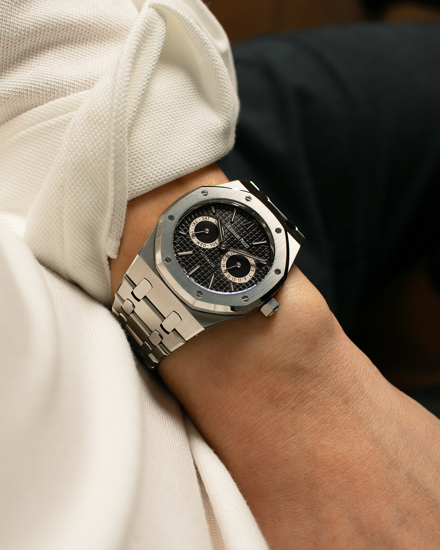 Brand: Audemars Piguet
Year: 2012
Model: Royal Oak Day Date
Reference: 26330ST.OO.1220ST.01.A
Material: Stainless Steel
Movement: Audemars Piguet Cal 2324/2810 (Derived from JLC Cal. 889), Self-Winding
Case Dimensions: 39mm x 10.5 (Lug-to-Lug 49mm)
Bracelet: Audemars Piguet Stainless Steel Integrated Bracelet