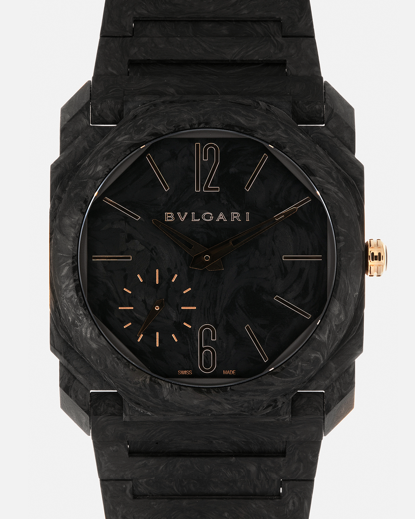 Brand: Bvlgari
Year: 2023
Model: Octo Finissimo ‘CarbonGold’ Automatic
Reference: 103779
Material: Carbon Case, 18-carat Rose Gold Crown and Movement, Ceramic Crown Insert
Movement: Bvlgari Cal. BVL 138, Rose Gold-Coated Platinum Micro Rotor, Self-Winding
Case Diameter: 40mm x 6.9mm (Lug-to-Lug 46.5mm)
Bracelet: Bvlgari Integrated Carbon Bracelet with Signed Folding Clasp