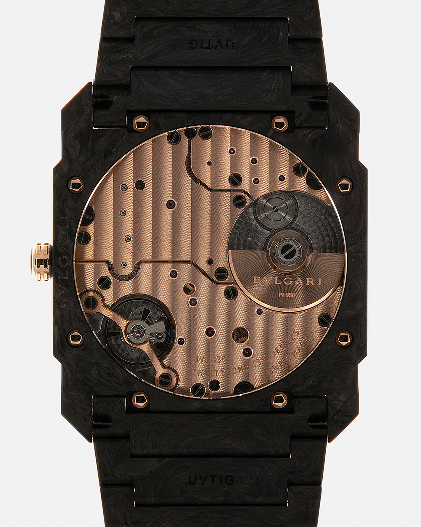 Brand: Bvlgari
Year: 2023
Model: Octo Finissimo ‘CarbonGold’ Automatic
Reference: 103779
Material: Carbon Case, 18-carat Rose Gold Crown and Movement, Ceramic Crown Insert
Movement: Bvlgari Cal. BVL 138, Rose Gold-Coated Platinum Micro Rotor, Self-Winding
Case Diameter: 40mm x 6.9mm (Lug-to-Lug 46.5mm)
Bracelet: Bvlgari Integrated Carbon Bracelet with Signed Folding Clasp