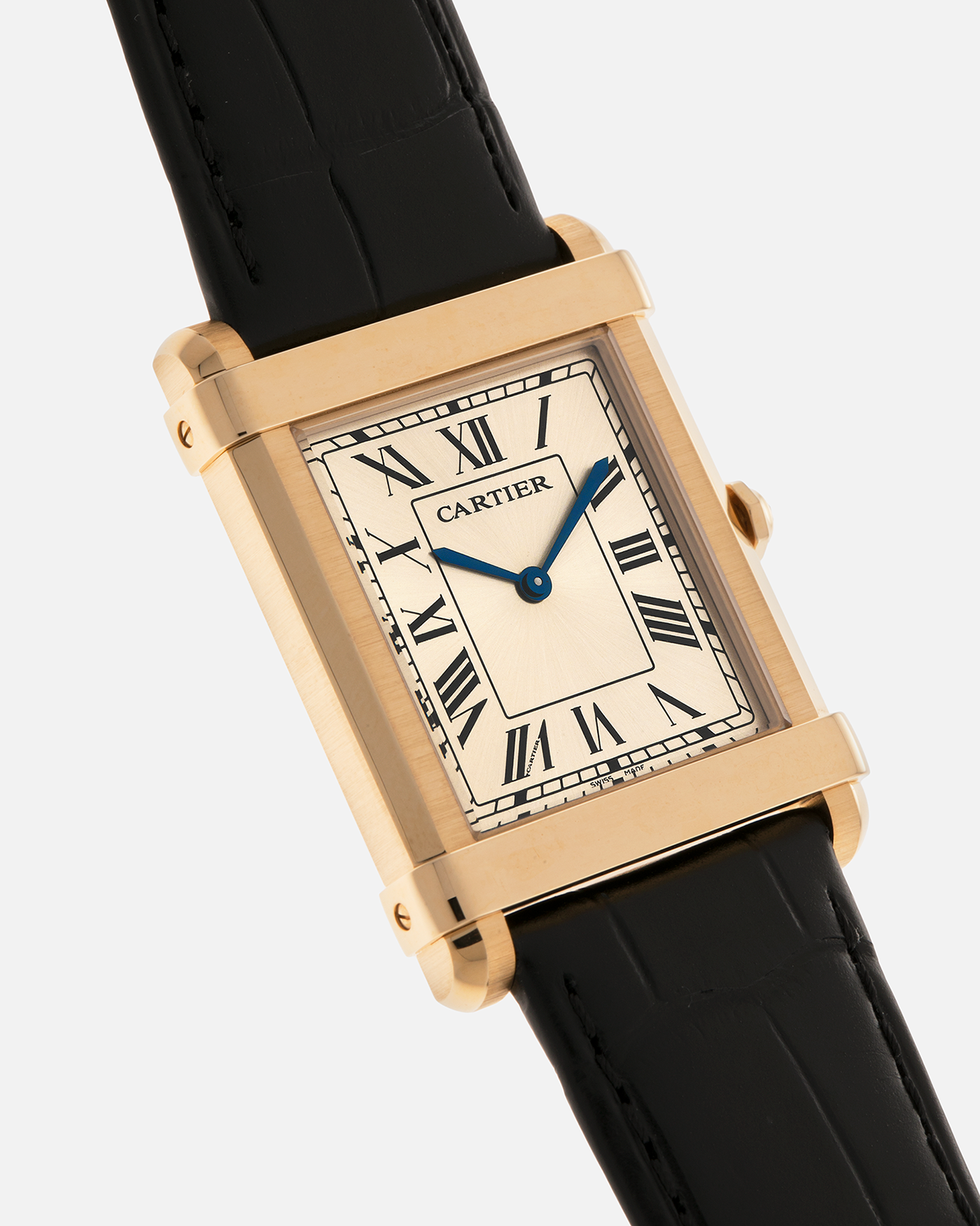 Brand: Cartier
Year: 2022
Model: Privé Tank Chinoise, Limited Edition of 150 Pieces in this Configuration
Reference Number: WGTA0088
Material: 18-carat Yellow Gold
Movement: Cartier Cal. 430 MC (Based on Piaget Cal. 430P), Manual-Winding
Case Dimensions: 39.5mm x 29mm x 8mm (Lug-to-Lug 40mm)
Lug Width: 21mm
Strap: Cartier Black Alligator Leather Strap with Signed 18-carat Yellow Gold Tang Buckle