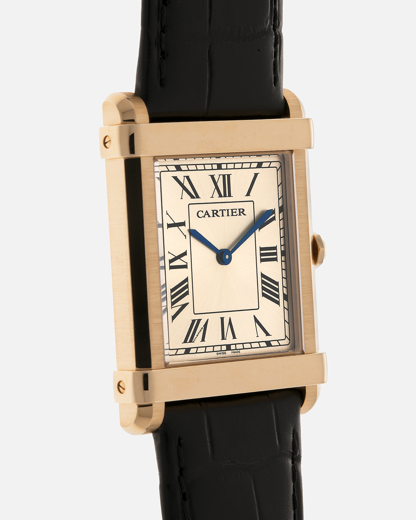 Brand: Cartier
Year: 2022
Model: Privé Tank Chinoise, Limited Edition of 150 Pieces in this Configuration
Reference Number: WGTA0088
Material: 18-carat Yellow Gold
Movement: Cartier Cal. 430 MC (Based on Piaget Cal. 430P), Manual-Winding
Case Dimensions: 39.5mm x 29mm x 8mm (Lug-to-Lug 40mm)
Lug Width: 21mm
Strap: Cartier Black Alligator Leather Strap with Signed 18-carat Yellow Gold Tang Buckle