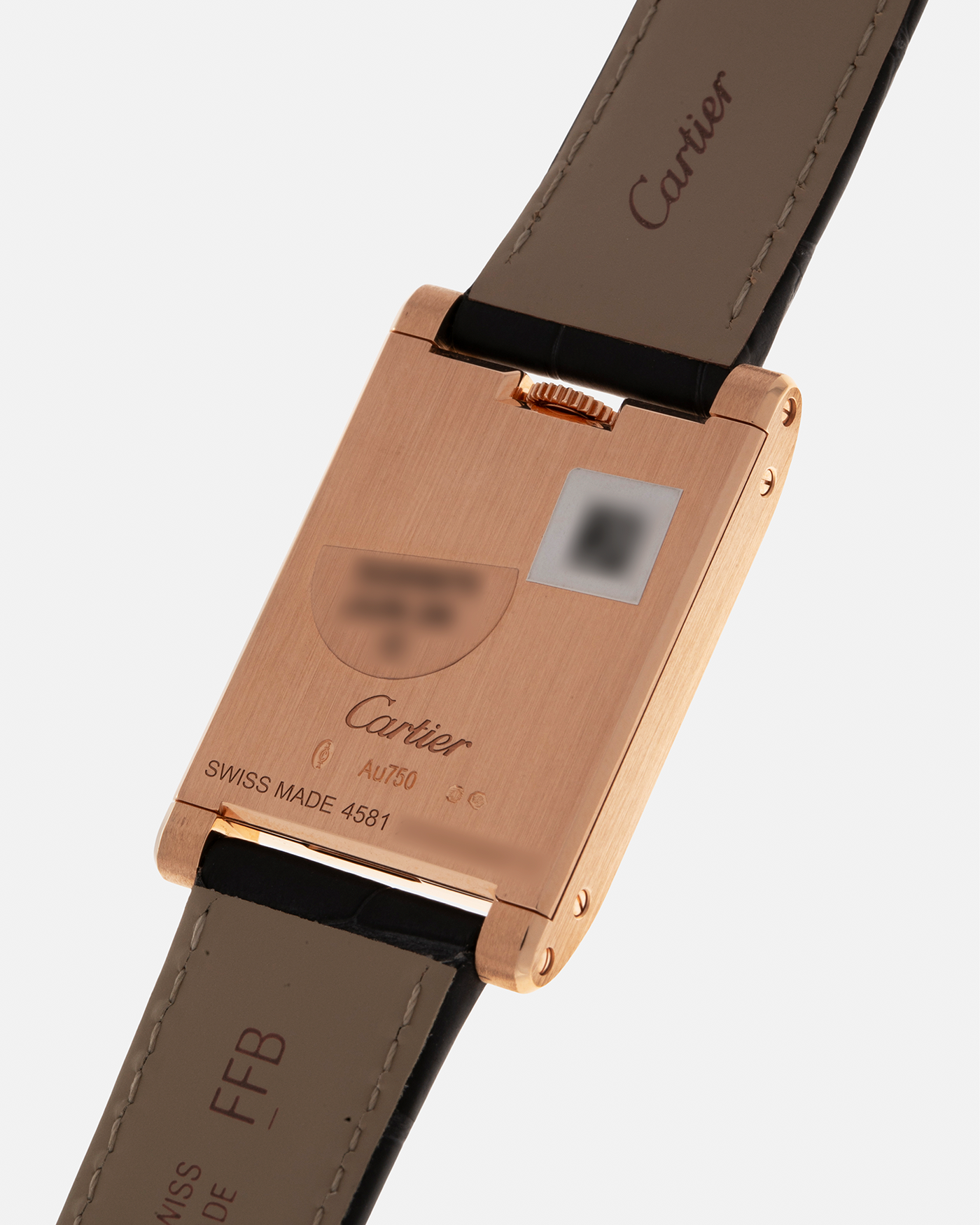 Brand: Cartier
Year: 2025
Model: Privé Tank à Guichets
Reference Number: 4581
Model Number: WGTA0235
Material: 18-carat Rose Gold
Movement: Cartier Cal. 9755 MC (Based on Piaget Cal. 430P), Manual-Winding
Case Dimensions: 37.6mm (Including Lugs) x 24.8mm x 6mm
Lug Width: 18mm
Strap: Cartier Dark Grey Alligator Leather Strap with Signed 18-carat Rose Gold Tang Buckle