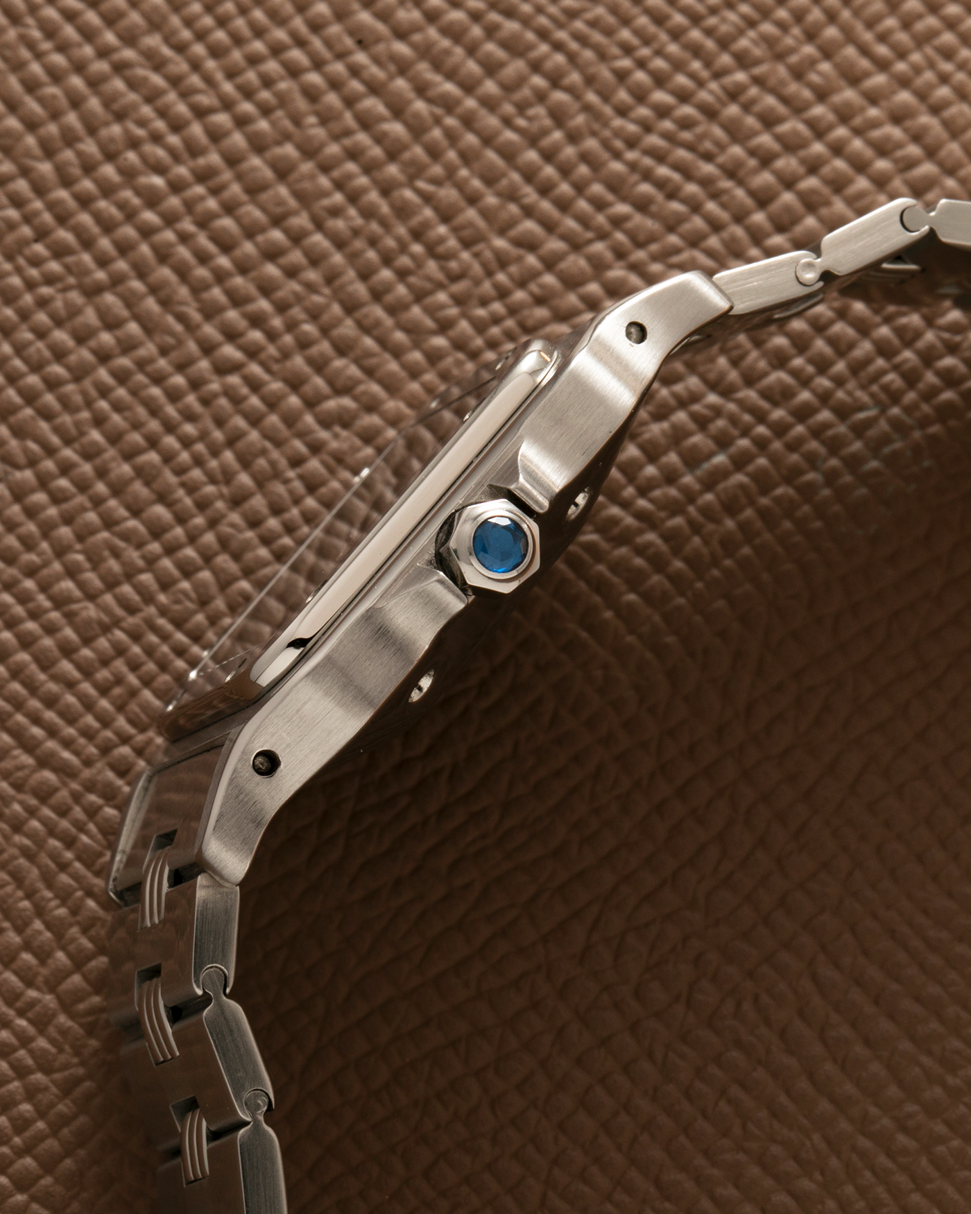 Brand: Cartier Year: 1980s Model: Santos ‘Carrée’ Reference: 2960 Material: Stainless Steel Movement: Cartier Cal. 077 (ETA Cal. 3671 Based), Self-Winding Case Dimensions: 29mm x 40.5mm Lug Width: 18mm Strap: Cartier Stainless Steel Godron ‘541811’ Bracelet with Signed Clasp