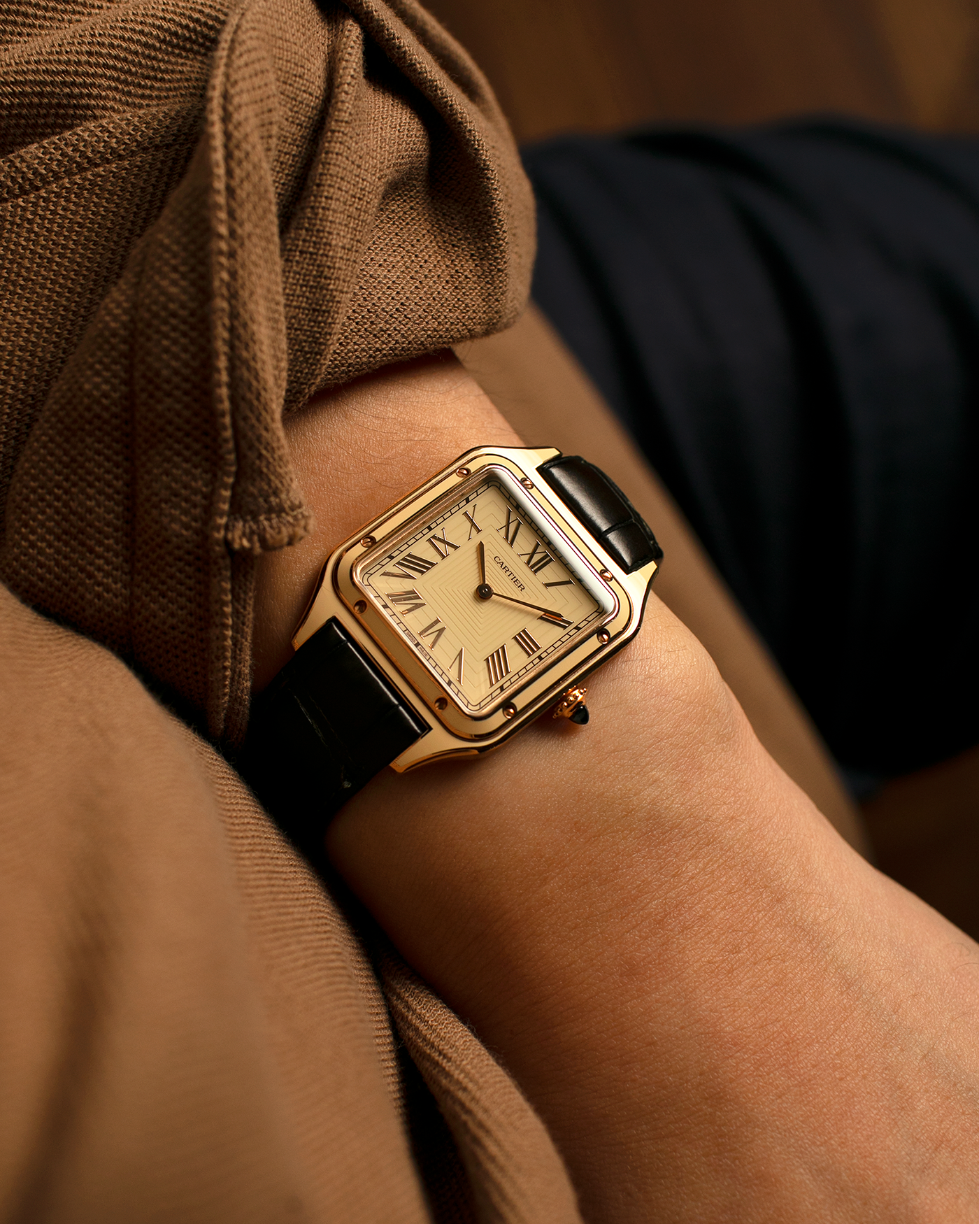 Brand: Cartier Year: 2023 Model: Santos-Dumont Lacquered “Large” Reference: WGSA0054 Material: 18-carat Rose Gold, Beige Lacquer Movement: Cartier Cal. 430 MC, Manual-Winding Case Dimensions: 43.5mm (Including Lugs) x 31.4mm x 7.3mm Strap: Cartier Olive Green Alligator Leather Strap with Signed 18-carat Rose Gold Tang Buckle