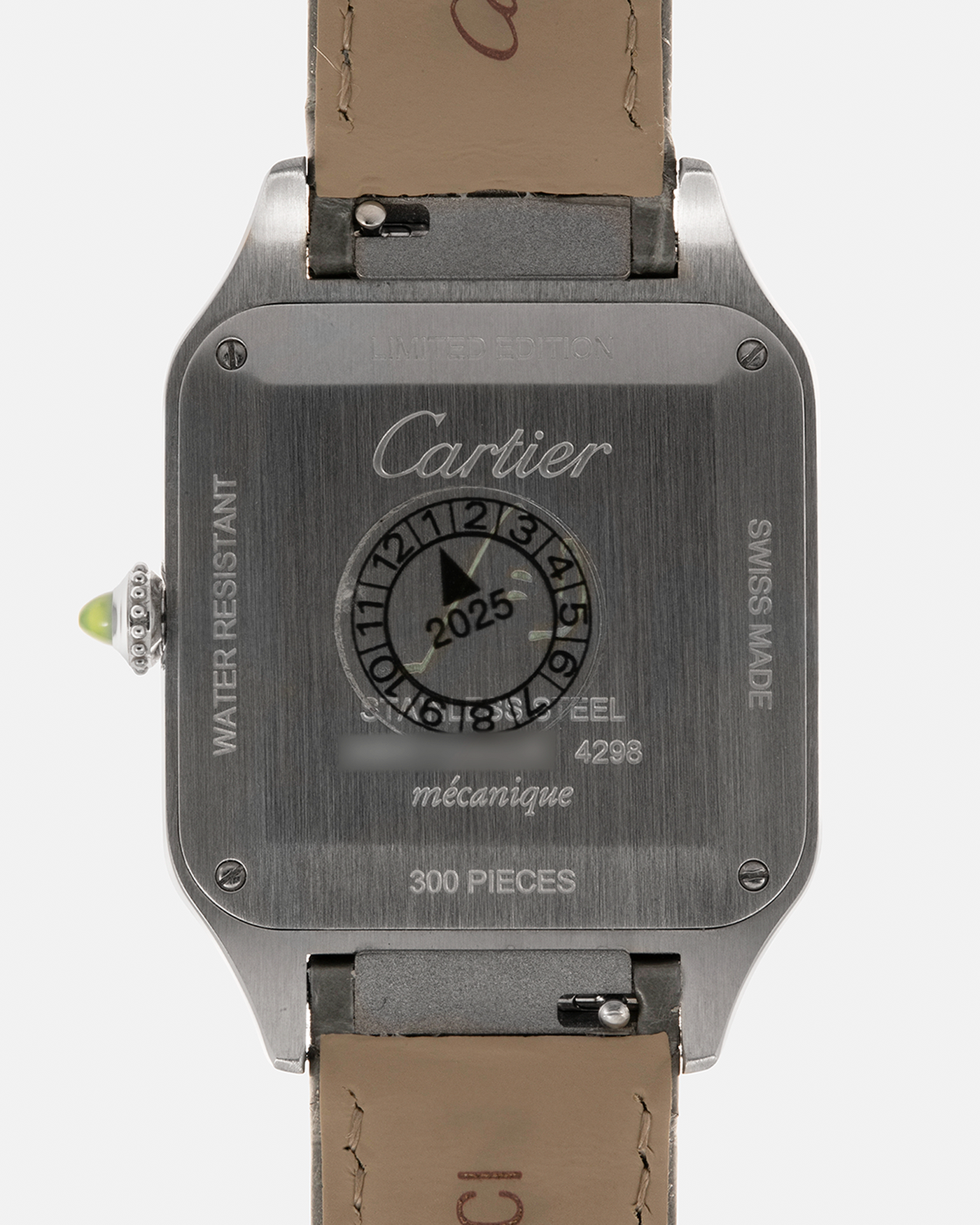 Brand: Cartier
Year: 2023
Model: Santos-Dumont ‘China’, Limited Edition of 300 pieces
Reference Number: W2SA0027
Material: Stainless Steel Case and 18-carat Rose Gold Bezel
Movement: Cartier Cal. 430 MC, Manual-Winding
Case Dimensions: 43.5mm (Including Lugs) x 31.4mm
Lug Width: 18mm
Strap: Cartier Anthracite Grey Alligator Leather Strap with Signed Stainless Steel Tang Buckle