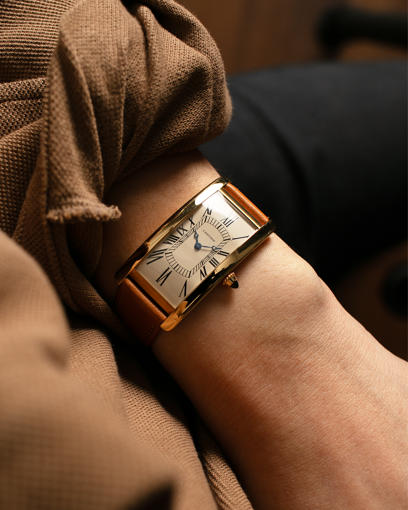 Brand: Cartier
Year: 2021
Model: Tank Cintrée 100th Anniversary, Limited to 150 Pieces
Reference: 2718
Material: 18-carat Yellow Gold
Movement: Cartier Cal. 9780MC (Based on the JLC Cal. 849), Manual-Winding
Case Dimensions: 46mm (Including Lugs) x 23 mm x 6.4mm
Lug Width: 16mm
Strap: Cartier Chestnut Brown Calf Leather Strap with Signed 18-carat Yellow Gold Tang Buckle