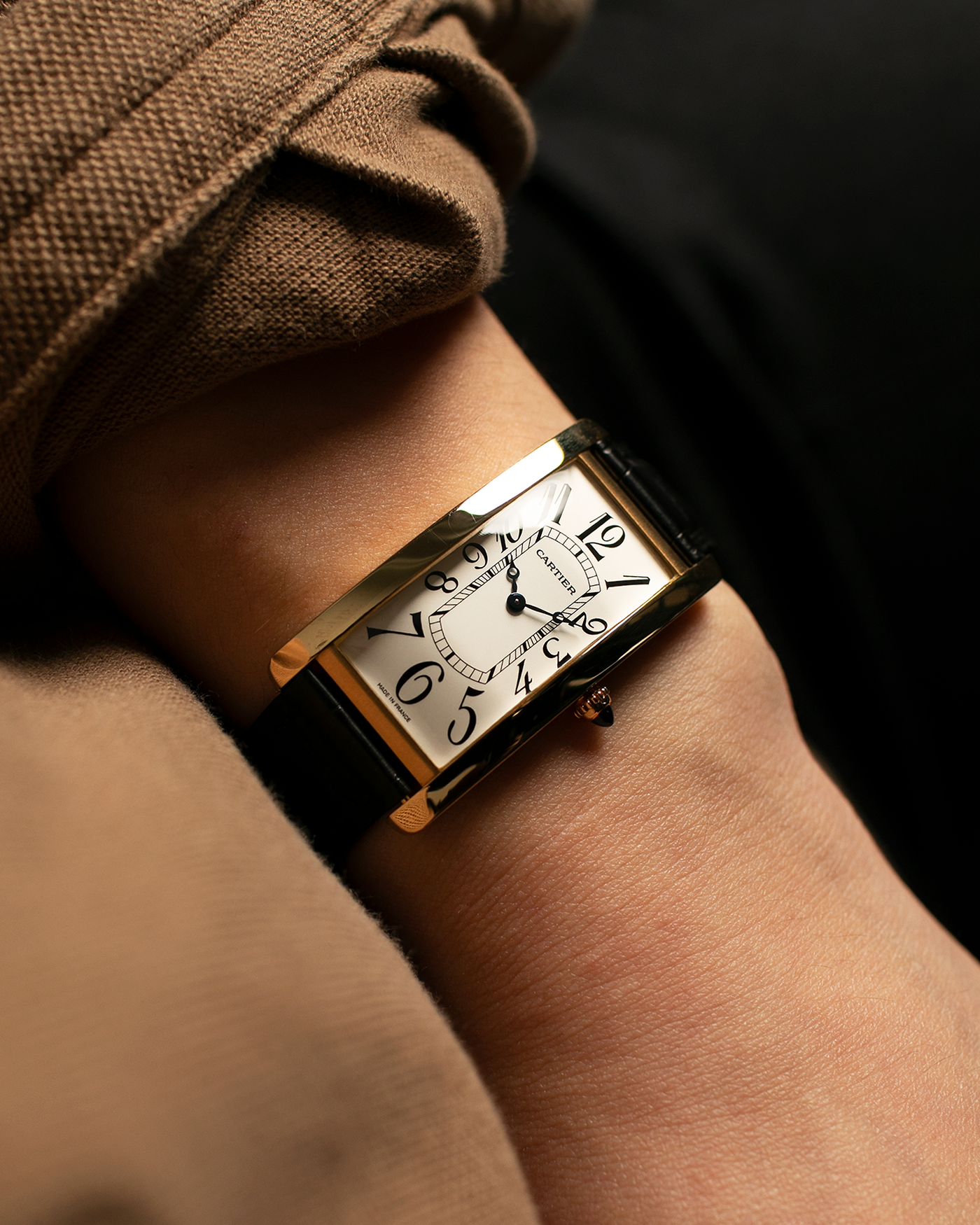 Brand: Cartier Year: 2005 Model: Collection Privée Cartier Paris Tank Cintrée, Limited to 150 pieces Reference: 2718 Material: 18-carat Yellow Gold Movement: Cartier Cal. 8780 MC (Based on JLC Cal. 849), Manual-Winding Case Dimensions: 46mm x 23mm Lug Width: 16mm Strap: Cartier Black Alligator Leather with Signed 18-carat Yellow Gold Deployant Clasp