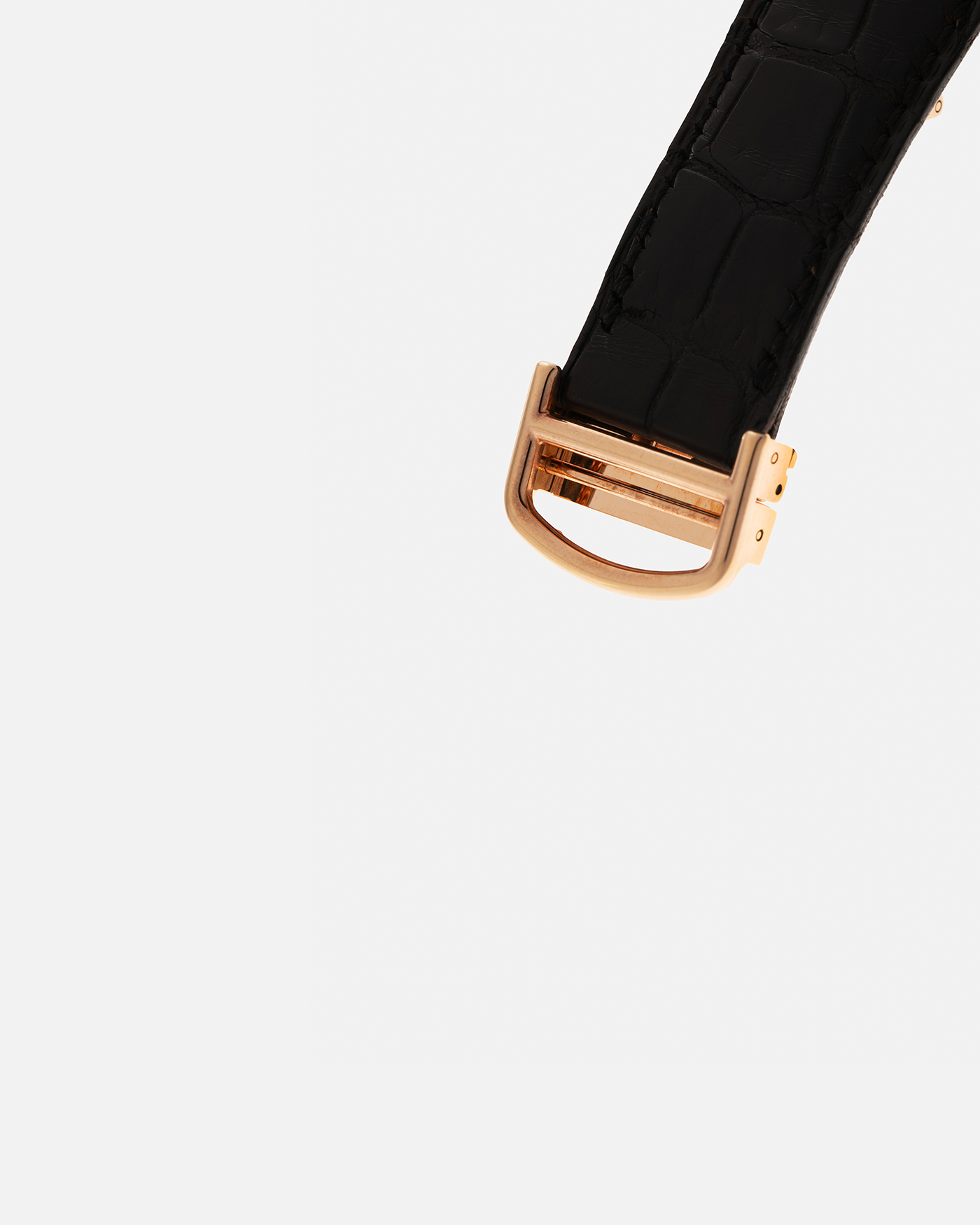 Brand: Cartier
Year: 2000’s
Model: Collection Privée Cartier Paris Tank Monopoussoir
Reference: 2846
Material: 18-carat Rose Gold
Movement: Cartier-THA Cal. 045MC, Manual-Winding
Case Dimensions: 43mm (Including Lugs) x 32 mm
Lug Width: 25mm
Strap: Cartier Black Alligator Leather Strap with Signed 18-carat Rose Gold Deployant Clasp