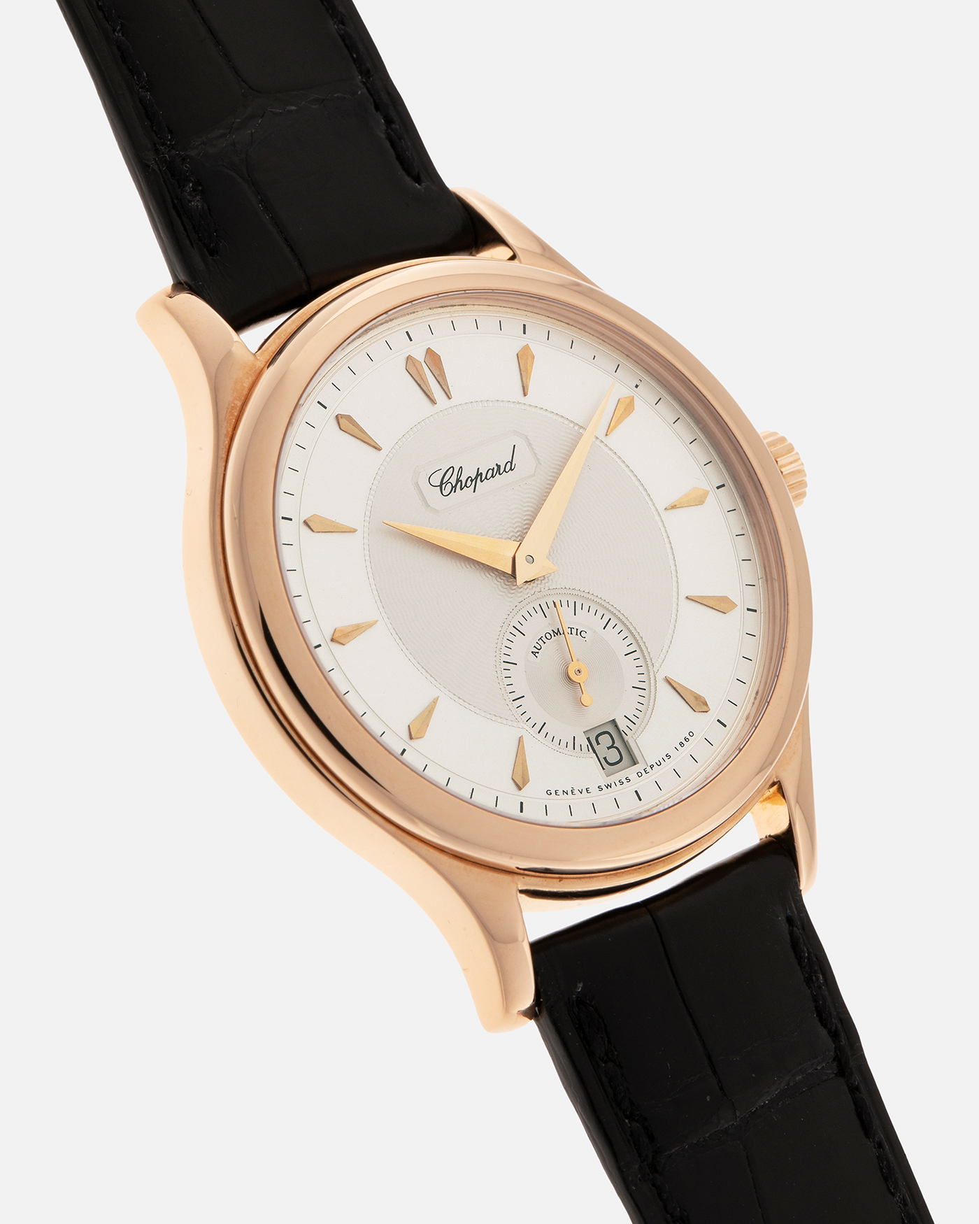Brand: Chopard L.U.C.
Year: Late 1990’s
Model: 16/1860/2
Material: 18-carat Yellow Gold
Movement: Chopard Cal. 1.96, Self-Winding Micro-Rotor
Case Dimensions: 37mm x 8.5mm (Lug-to-Lug 45mm)
Lug Width: 18mm
Strap: Chopard Black Alligator Leather Strap with Signed 18-carat Yellow Gold Tang Buckle