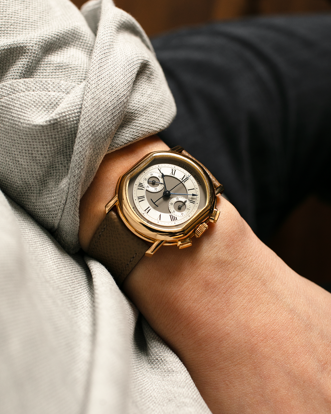 Brand: Daniel Roth
Year: 1990’s
Model: 2147 Chronograph (First Generation)
Material: 18-carat Yellow Gold
Movement: Lemania Cal. 2320, Manual-Winding
Case Dimensions: 35mm x 38mm (Lug-to-Lug 41.5mm)
Lug Width: 20mm
Strap: Nostime Taupe Brown Textured Calf Leather with Signed 18-carat Yellow Gold Tang Buckle