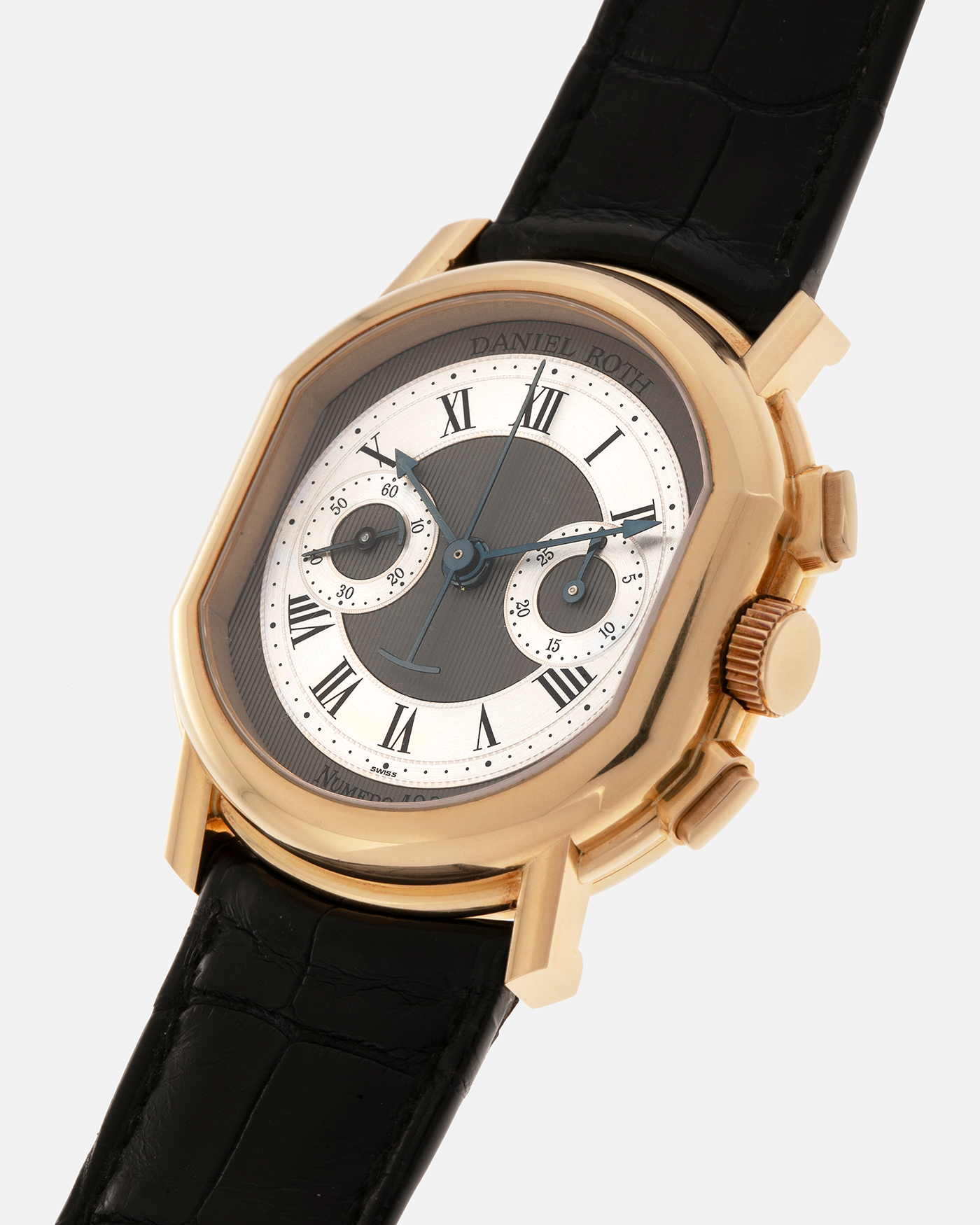 Brand: Daniel Roth
Year: 1990’s
Model: 2147 Chronograph (First Generation)
Material: 18-carat Yellow Gold
Movement: Lemania Cal. 2320, Manual-Winding
Case Dimensions: 35mm x 38mm (Lug-to-Lug 41.5mm)
Lug Width: 20mm
Strap: Daniel Roth Black Alligator Leather Strap with Signed 18-carat Yellow Gold Tang Buckle