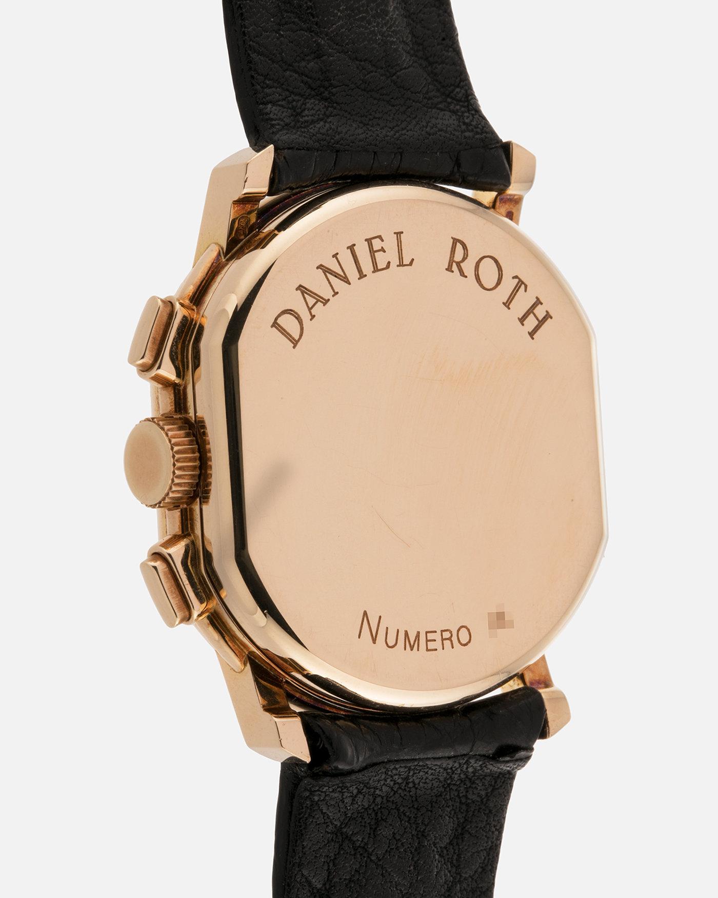 Brand: Daniel Roth
Year: Early 1990s
Model: 2147 Chronograph
Material: 18-carat Yellow Gold
Movement: Lemania Cal. 2320, Manual-Winding
Case Diameter: 35mm x 38mm (10mm Thickness)
Lug Width: 20mm
Strap: Daniel Roth Black Alligator Strap and 18k Yellow Gold Daniel Roth Tang Buckle