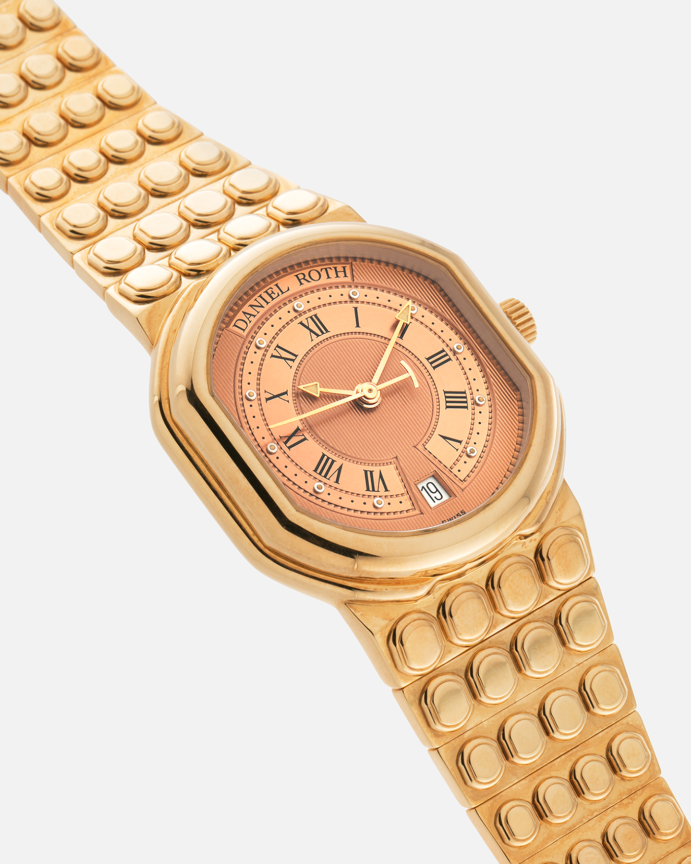 Brand: Daniel Roth
Year: Mid- to late 1990’s
Model: S177 Le Sentier
Material: 18k Yellow Gold
Movement: Jaeger-LeCoultre Calibre 889/1
Case Diameter: 35mm x 38mm
Lug Width: 20mm
Strap: Integrated 18k Yellow Gold Daniel Roth ‘Lego’ Bracelet