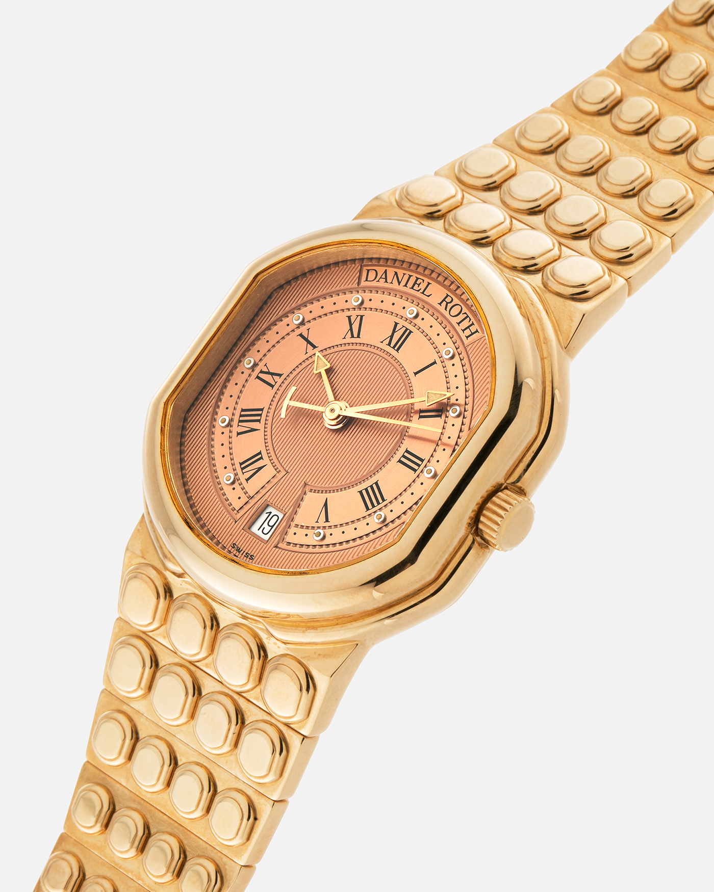Brand: Daniel Roth
Year: Mid- to late 1990’s
Model: S177 Le Sentier
Material: 18k Yellow Gold
Movement: Jaeger-LeCoultre Calibre 889/1
Case Diameter: 35mm x 38mm
Lug Width: 20mm
Strap: Integrated 18k Yellow Gold Daniel Roth ‘Lego’ Bracelet