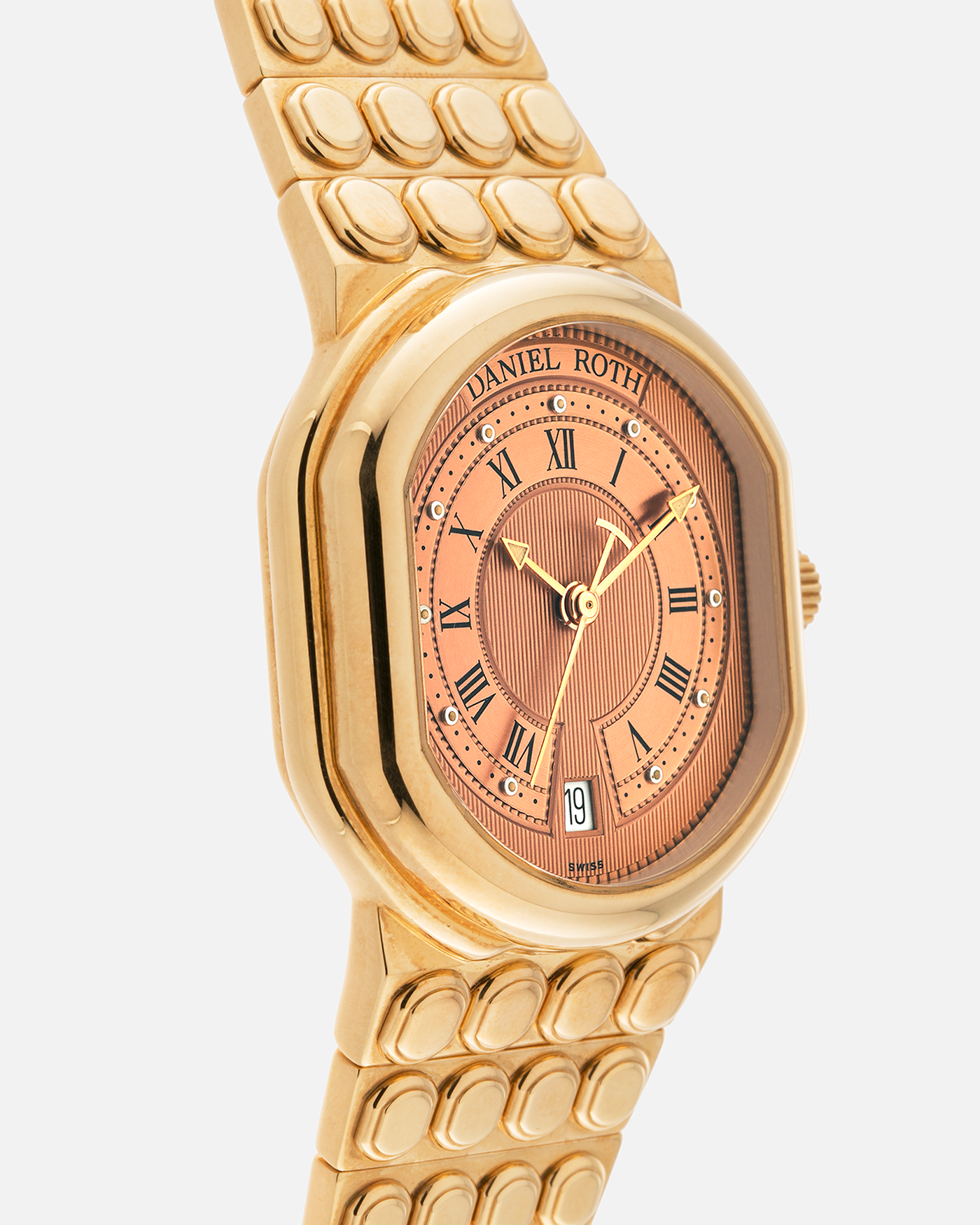Brand: Daniel Roth
Year: Mid- to late 1990’s
Model: S177 Le Sentier
Material: 18k Yellow Gold
Movement: Jaeger-LeCoultre Calibre 889/1
Case Diameter: 35mm x 38mm
Lug Width: 20mm
Strap: Integrated 18k Yellow Gold Daniel Roth ‘Lego’ Bracelet