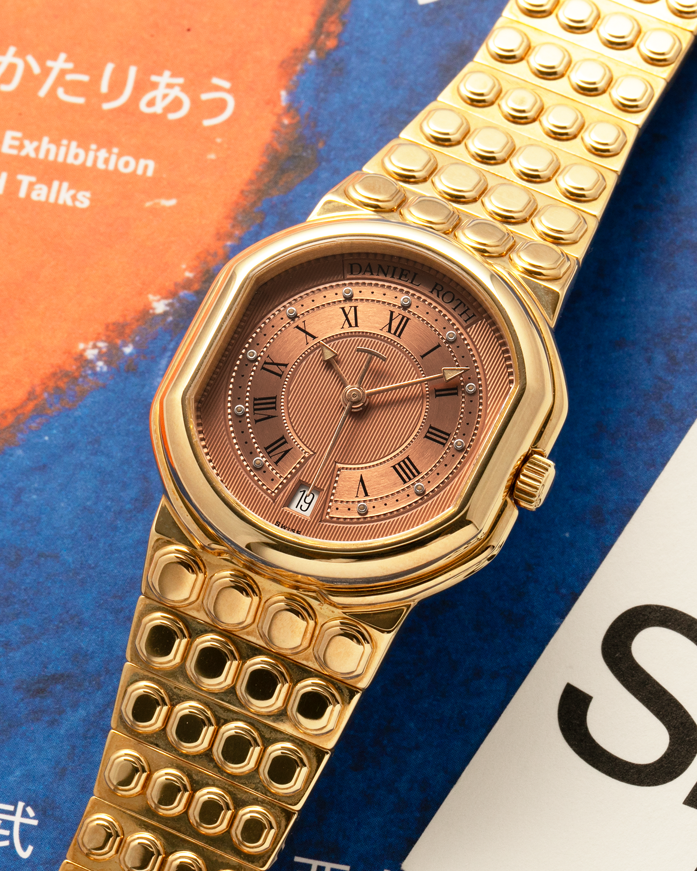 Brand: Daniel Roth
Year: Mid- to late 1990’s
Model: S177 Le Sentier
Material: 18k Yellow Gold
Movement: Jaeger-LeCoultre Calibre 889/1
Case Diameter: 35mm x 38mm
Lug Width: 20mm
Strap: Integrated 18k Yellow Gold Daniel Roth ‘Lego’ Bracelet