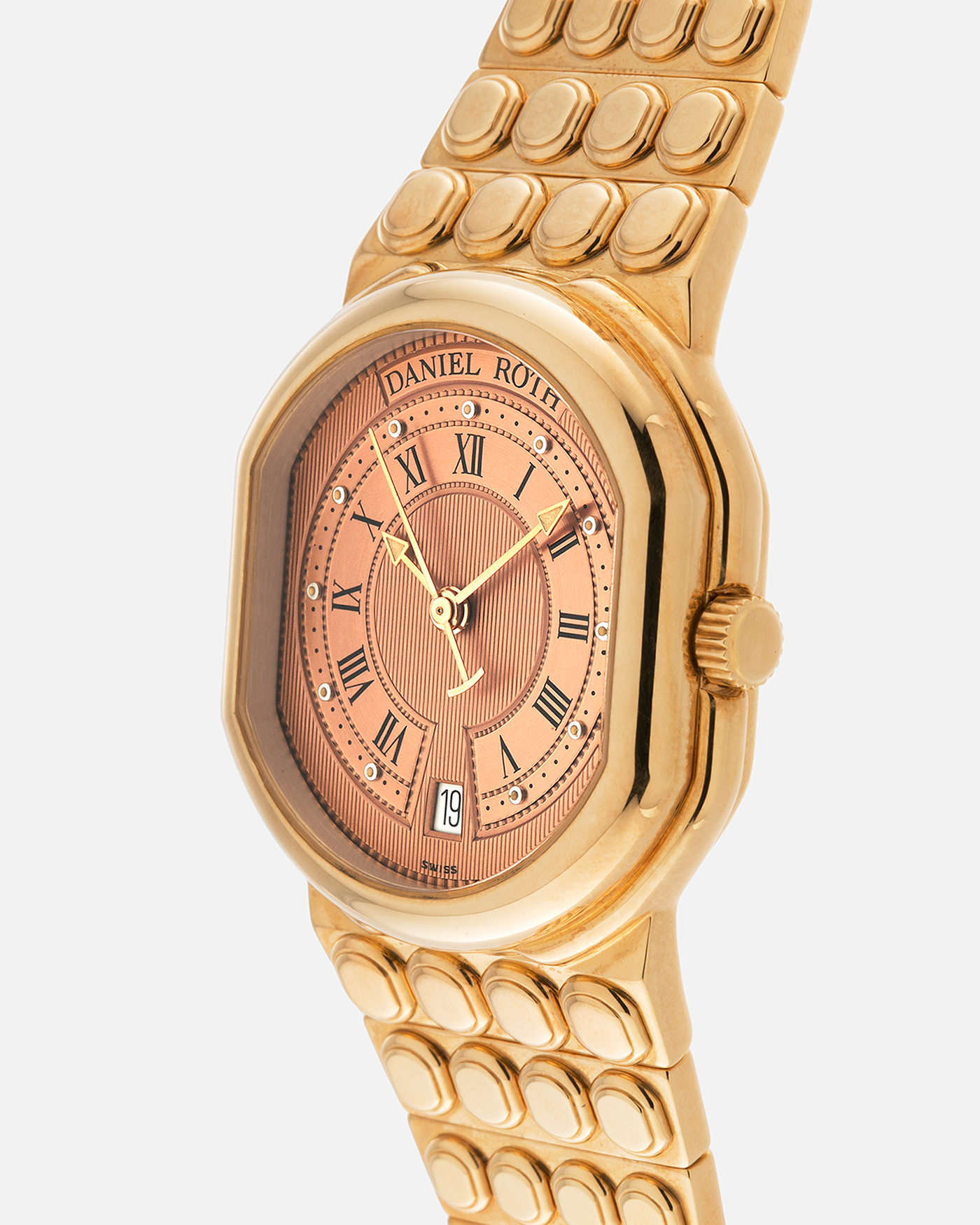 Brand: Daniel Roth Year: Mid to late 1990’s Model: S177 Le Sentier Material: 18k Yellow Gold Movement: Jaeger-LeCoultre Calibre 889/1 Case Diameter: 35mm x 38mm Lug Width: 20mm Strap: Integrated 18k Yellow Gold Daniel Roth ‘Lego’ Bracelet 