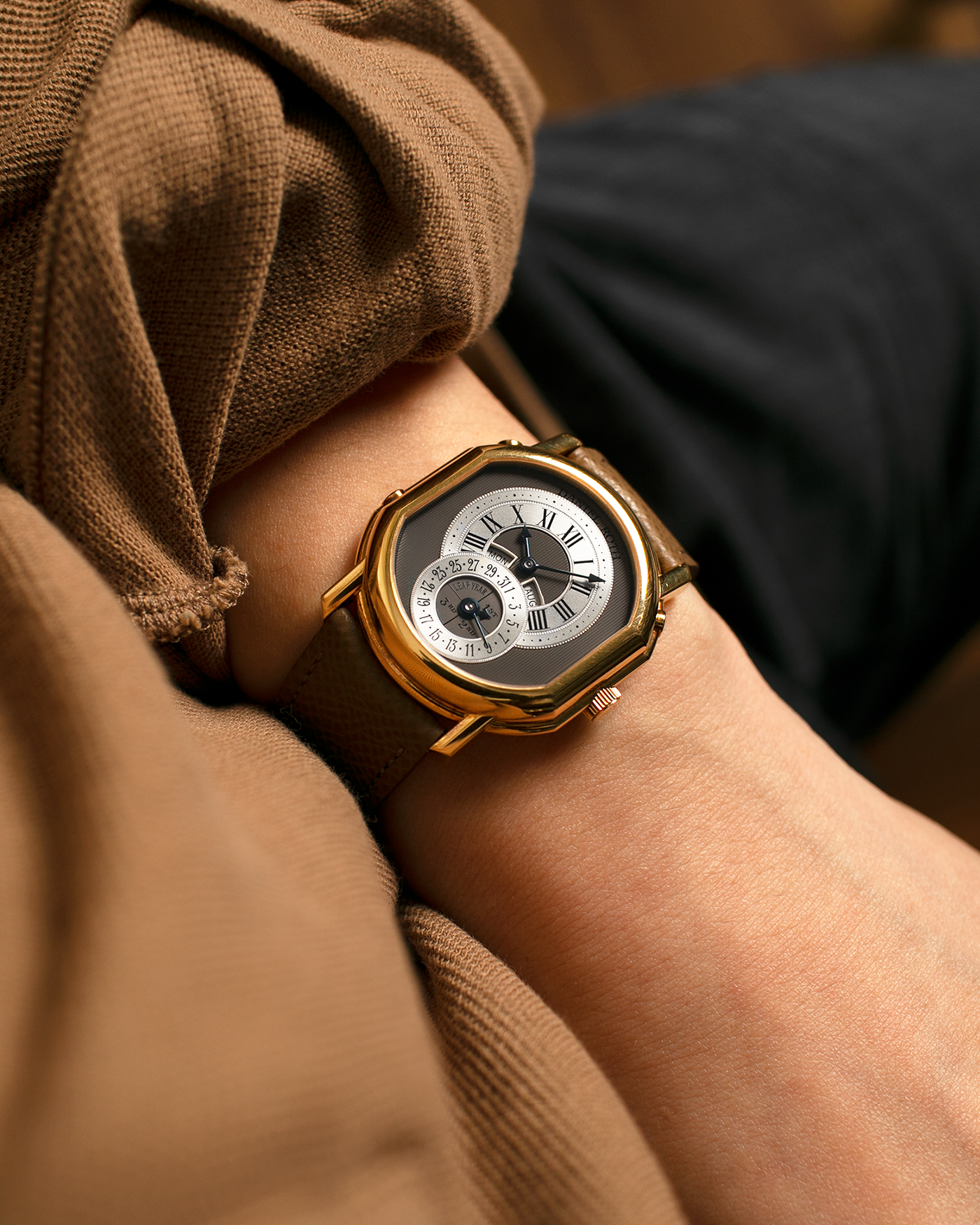 Brand: Daniel Roth
Year: Early 1990’s
Model: 2117 Perpetual Calendar (First Generation)
Material: 18-carat Yellow Gold
Movement: Daniel Roth Cal. DR117 (Based on Lemania Cal. 8810), Self-Winding
Case Dimensions: 35mm x 38mm (Lug-to-Lug 41mm)
Lug Width: 20mm
Strap: Nostime Taupe Brown Textured Calf Leather Strap with Signed 18-carat Yellow Gold Tang Buckle