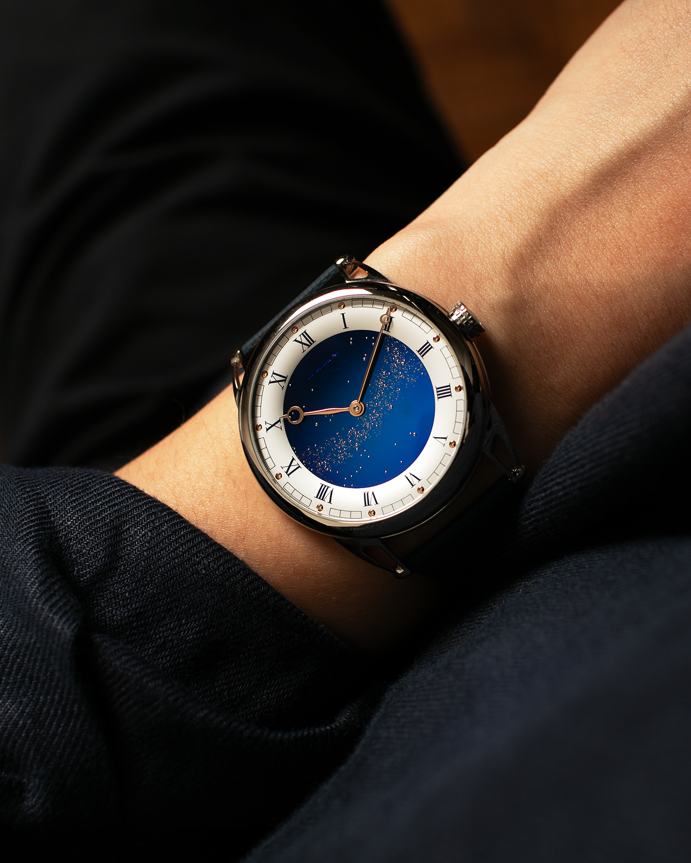 Brand: De Bethune
Year: 2022
Model: Starry Varius
Reference: DB25VTIS3
Material: Titanium
Movement: In-House Cal. DB2005
Case Diameter: 42mm
Strap: Delugs Blue Textile Strap, De Bethune Navy Blue Alligator Strap, De Bethune Black Alligator Strap with Titanium De Bethune Tang Buckle