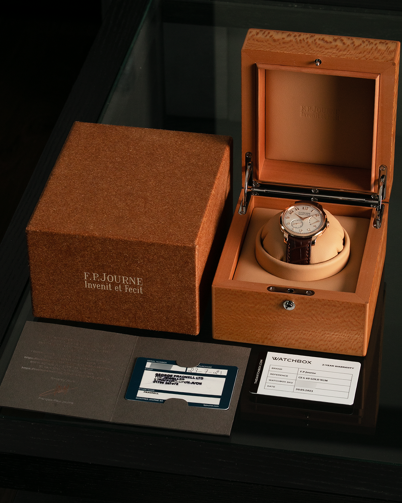 Brand: F.P. Journe Year: 2021 Model: Chronomètre Souverain Material: 18-carat Rose Gold Movement: F.P Journe Cal. 1304, Manual-Winding Case Diameter: 40mm Lug Width: 20mm Strap: F.P. Journe Brown Alligator Leather Strap and Signed 18-carat Rose Gold Tang Buckle