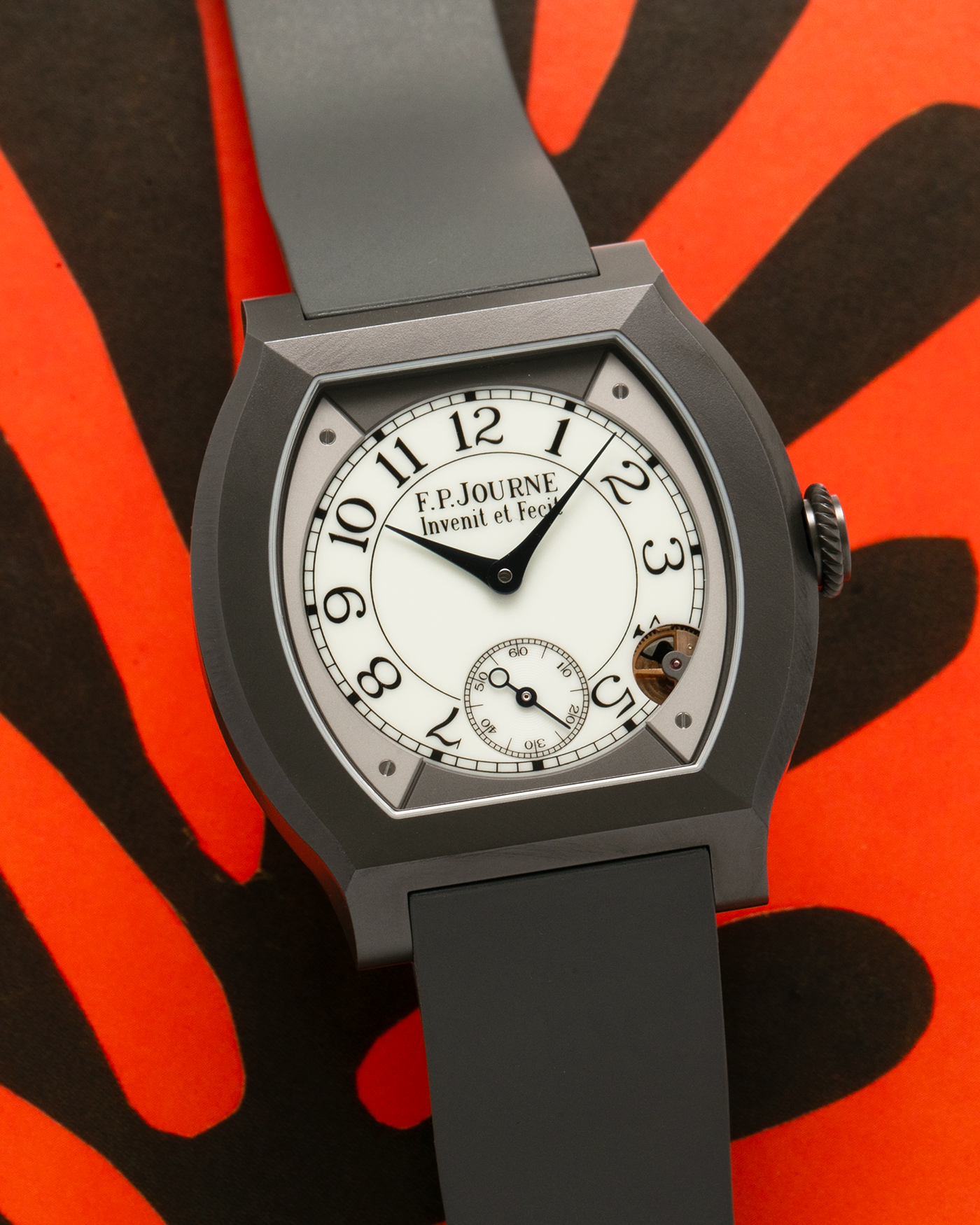 Brand: F.P. Journe
Year: 2024
Model: Elegante 40
Material: Titalyt-Treated Grade 5 Titanium
Movement: F.P. Journe Cal. 1210, Electromechanical Quartz
Case Dimensions: 40mm x 35mm x 7.35mm (Lug-to-Lug 40mm)
Lug Width: 17mm
Straps: F.P. Journe Brown Rubber Strap with Signed Titalyt-treated Grade 5 Titanium Tang Buckle, extra F.P. Journe Dark Grey Rubber Strap, extra F.P. Journe Green Rubber Strap