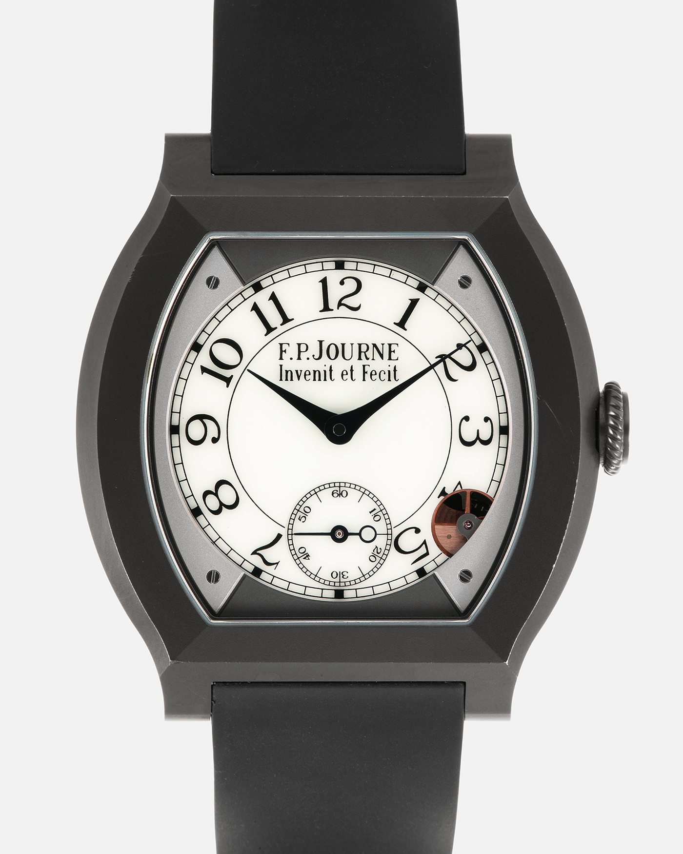 Brand: F.P. Journe
Year: 2022
Model: Elegante 40
Material: Titalyt-Treated Grade 5 Titanium
Movement: F.P. Journe Cal. 1210, Electromechanical Quartz
Case Diameter: 40mm x 35mm x 7.35mm (Lug-to-Lug 48mm)
Strap: F.P. Journe Dark Grey Rubber Strap with Signed Titalyt-treated Grade 5 Titanium Tang Buckle