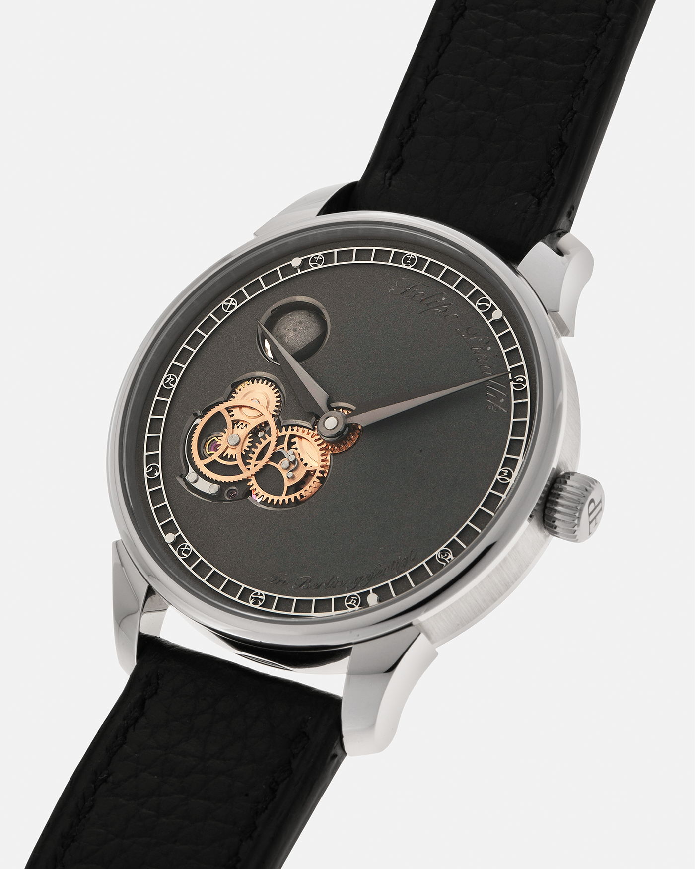 Brand: Felipe Pikullik
Year: 2024
Model: Mondphase 1, Limited Edition of 20 pieces
Material: Stainless Steel
Movement: Heavily-Modified and Hand-Decorated Unitas Cal. 6497, Manual-Winding
Case Dimensions: 41mm x 10.5mm (50mm Lug-to-Lug)
Lug Width: 20mm
Strap: Felipe Pikullik Black Alligator Leather Strap with Signed Stainless Steel Tang Buckle