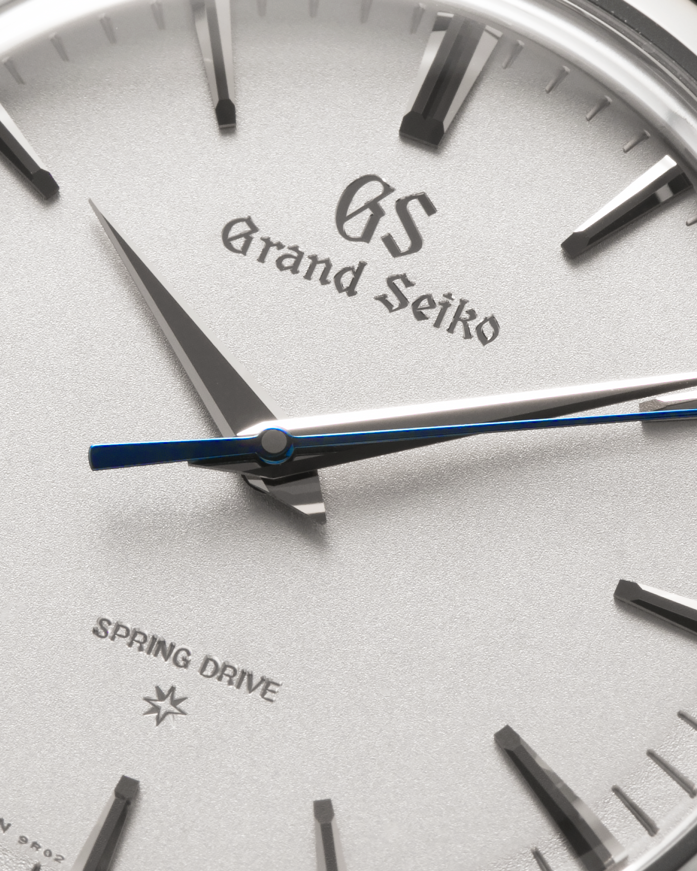 Brand: Grand Seiko
Year: 2025
Reference Number: SBGZ003
Material: Platinum
Movement: Manual-Winding Spring Drive Cal. 9R02
Case Diameter: 38.5mm Diameter, 9.8mm Thickness
Strap: Grand Seiko Black Crocodile Strap with Grand Seiko Platinum Deployant Clasp