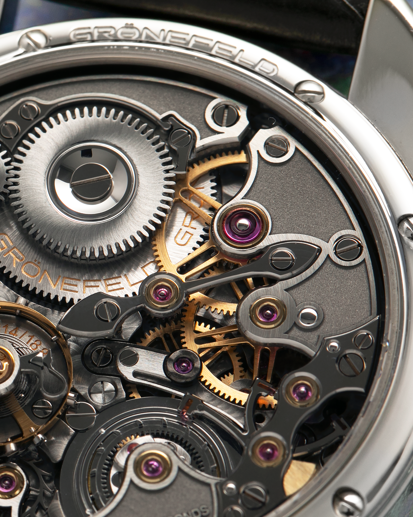 Brand: Grönefeld
Year: 2022
Model: 1941 Remontoire ‘Guilloché’, Pièce Unique
Material: Stainless Steel
Movement: Grönefeld Cal. G-05, Manual-Winding
Case Dimensions: 39.5mm x 10.5mm (Lug-to-Lug 47mm)
Lug Width: 20mm
Strap: Grönefeld Black Calf Leather Strap with Signed Stainless Steel Tang Buckle