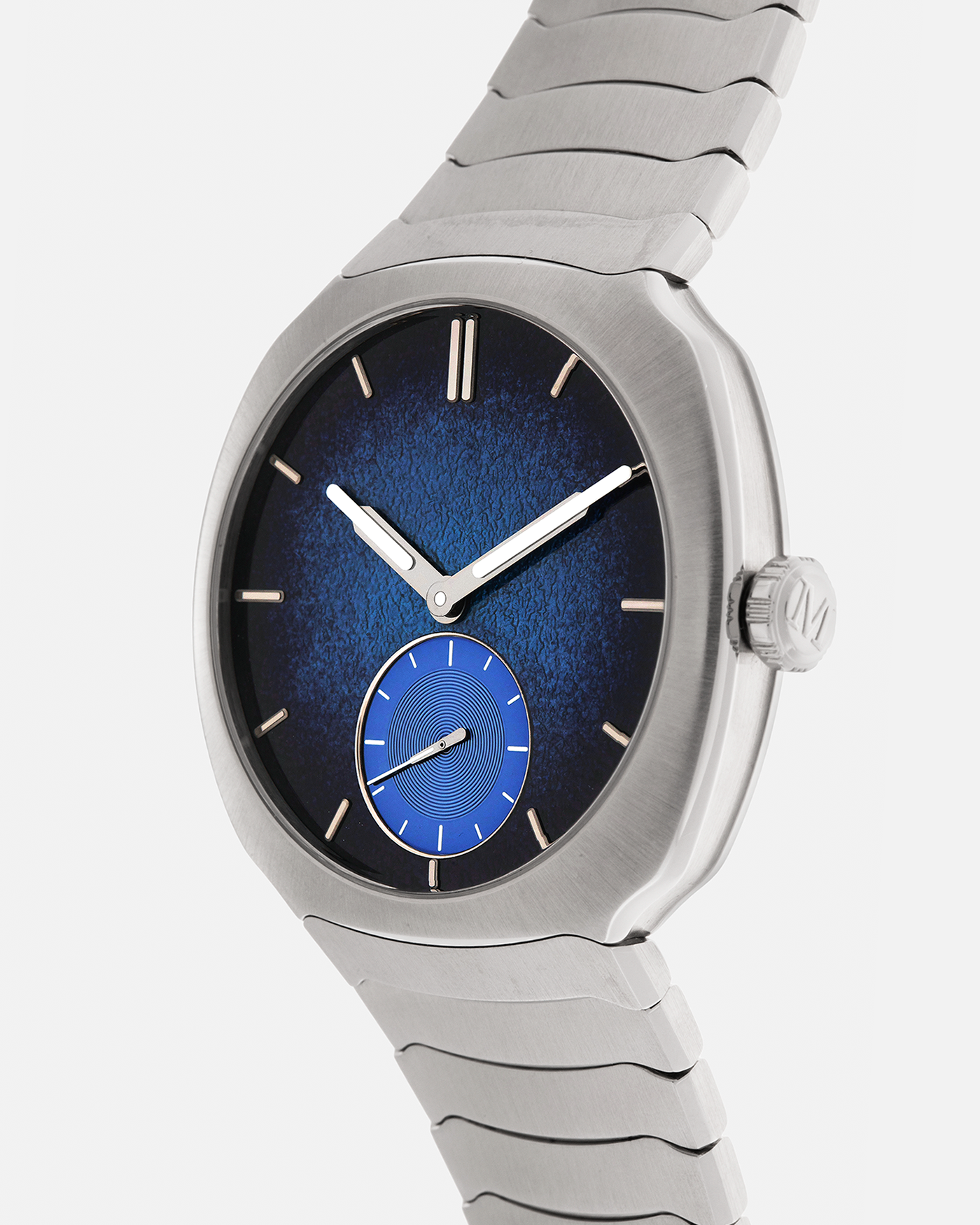 Brand: H. Moser & Cie
Year: 2025
Model: Streamliner Small Seconds Blue Enamel
Reference: 6500-1200
Material: Stainless Steel
Movement: HMC Cal. 500, Micro-Rotor Self-Winding
Case Dimensions: 39mm x 10.9mm
Bracelet: H. Moser & Cie Integrated Stainless Steel Bracelet with Deployant Clasp