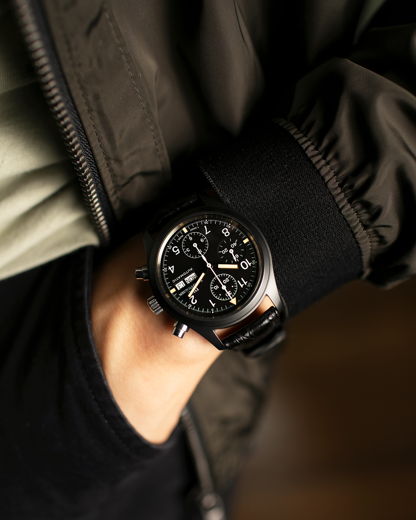 Brand: IWC
Year: Mid-1990s
Model: Fliegerchronograph ‘Keramik’
Reference Number: 3705
Material: Ceramic and Stainless Steel Case
Movement: Valjoux Cal. 7750 (Modified by IWC), Self-Winding
Case Dimensions: 39mm x 14.8mm (47.7mm Lug-to-Lug)
Lug Width: 20mm
Strap: IWC Black Calfskin Leather Strap (Used) with Signed Stainless Steel Tang Buckle
